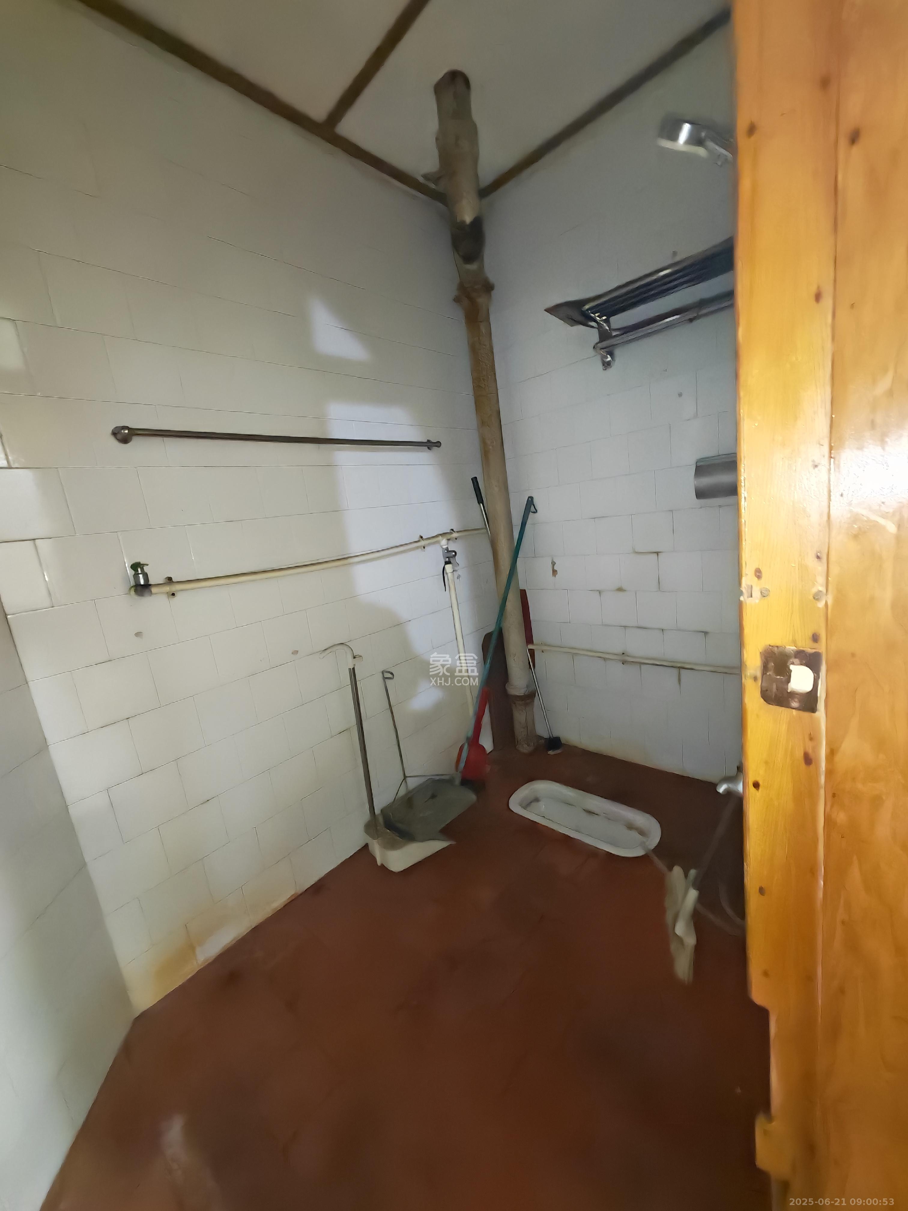 赛福尔公寓 3室1厅1卫 1000.0元/月 赛福尔公寓 3室1厅1卫 1000.0元/月室内图