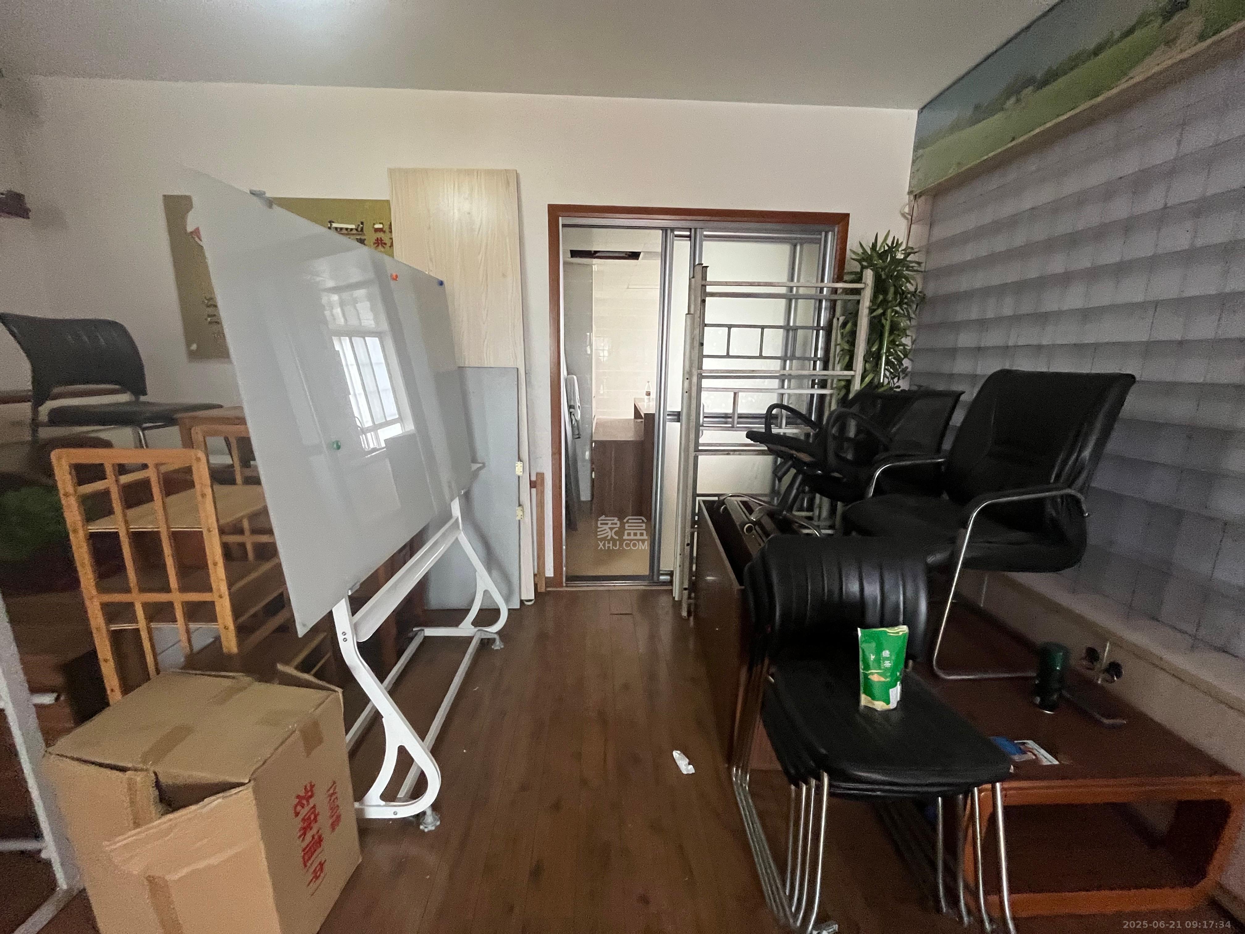 上河国际C区  4室2厅2卫    3500.0元/月室内图