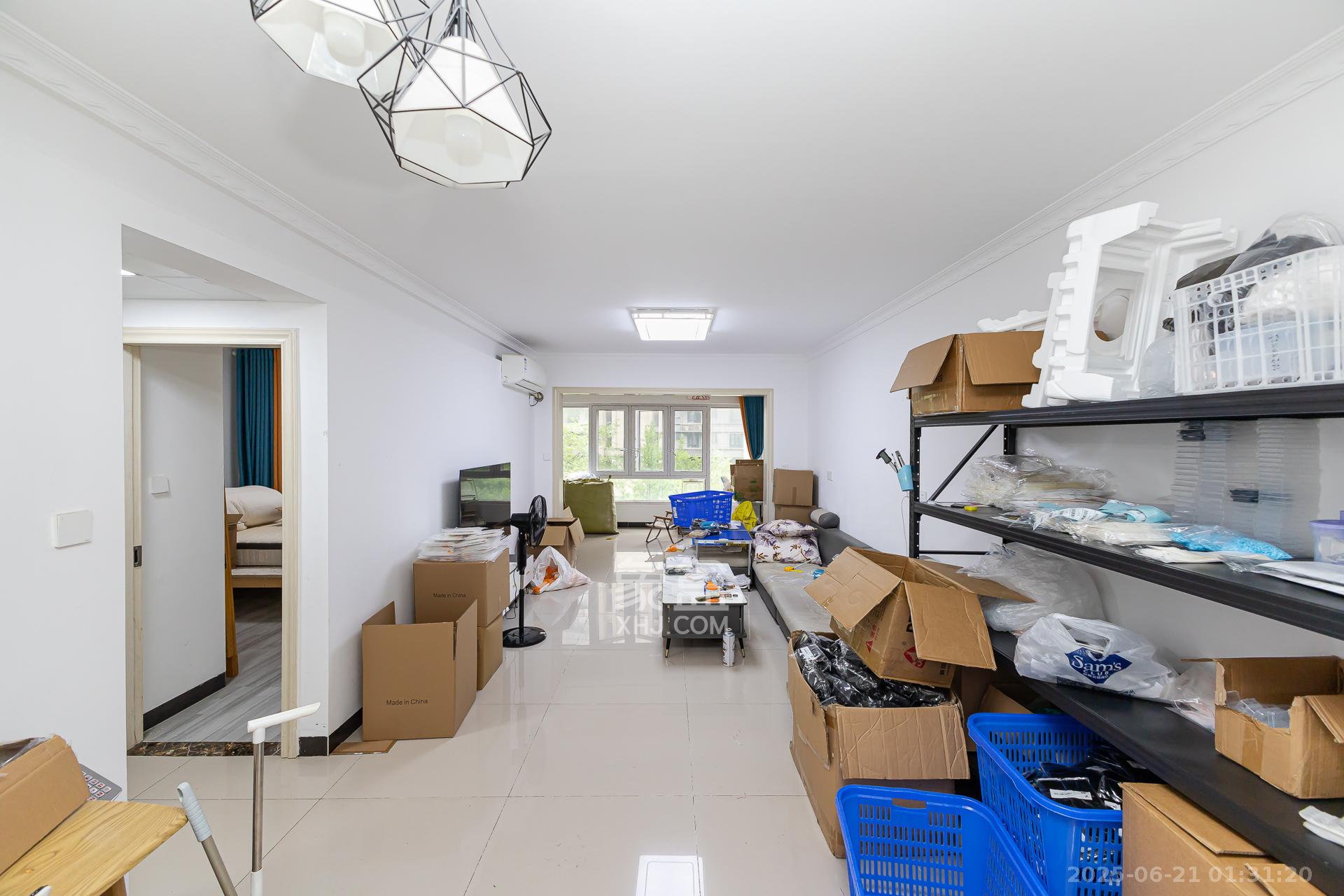 时代倾城三期 2室2厅1卫 58.0万 时代倾城三期 2室2厅1卫 58.0万客厅