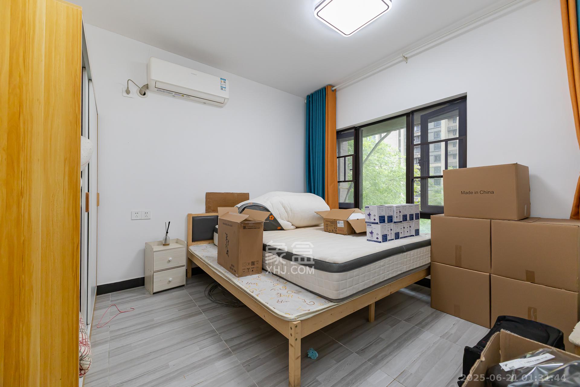 时代倾城三期 2室2厅1卫 58.0万 时代倾城三期 2室2厅1卫 58.0万卧室