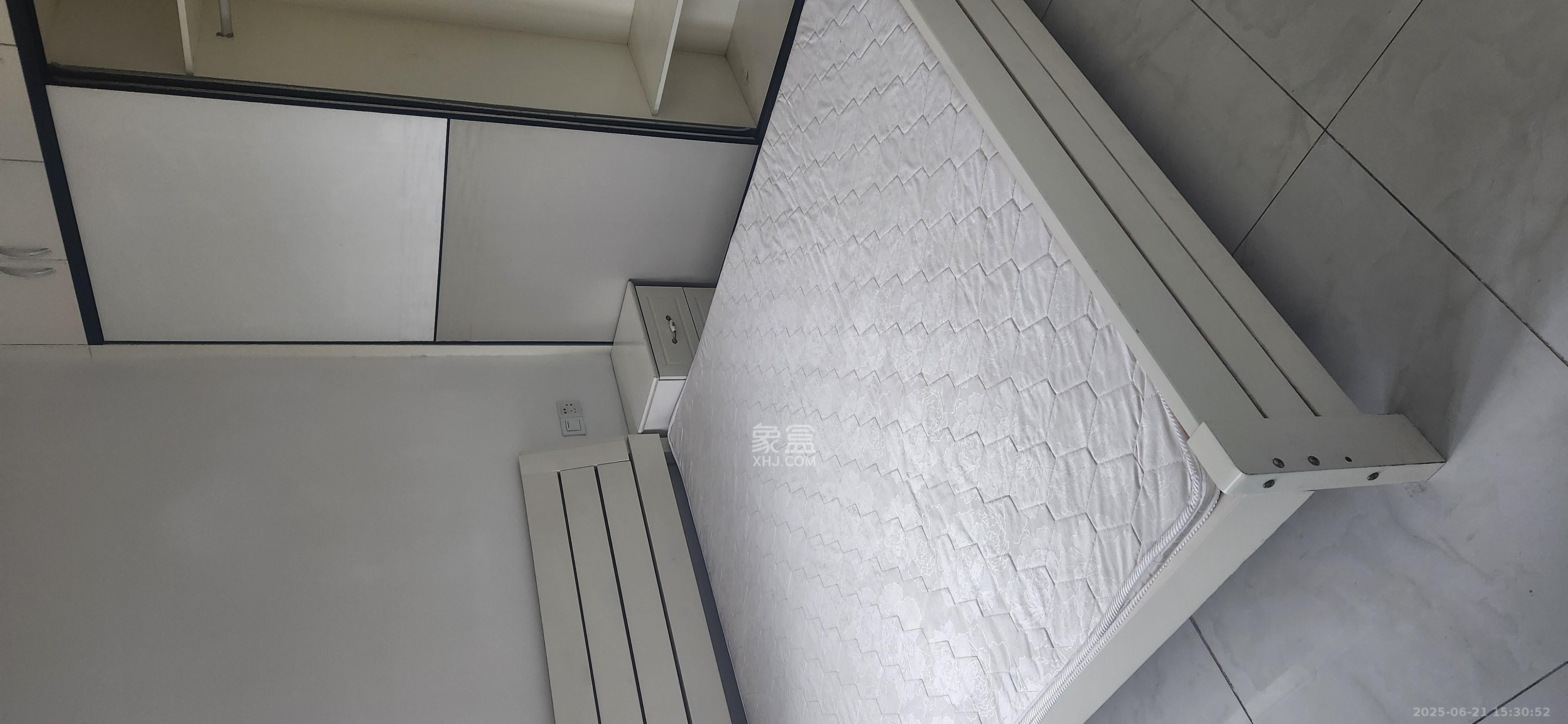 万里时代 3室2厅1卫 2900.0元/月 万里时代 3室2厅1卫 2900.0元/月室内图