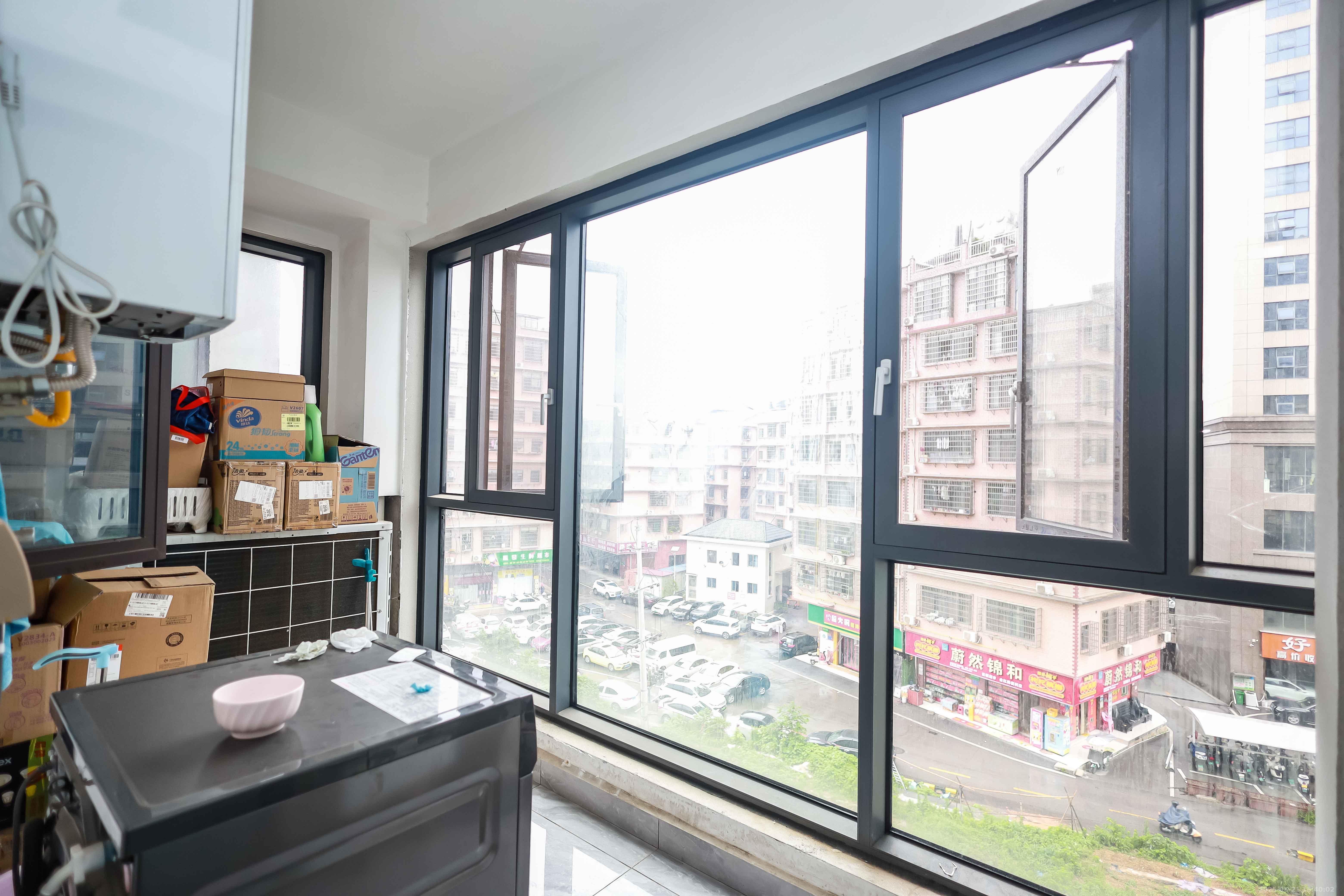 金基芳华 3室2厅2卫 105.0万 金基芳华 3室2厅2卫 105.0万阳台