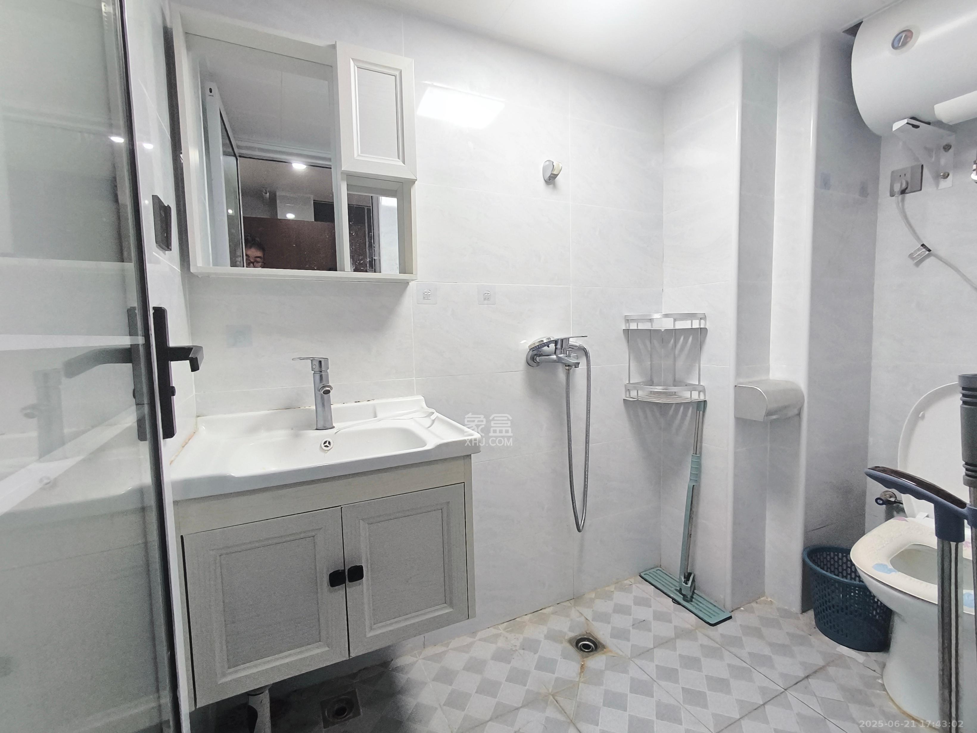 爱家当代境  2室1厅1卫    2200.0元/月 爱家当代境  2室1厅1卫    2200.0元/月室内图