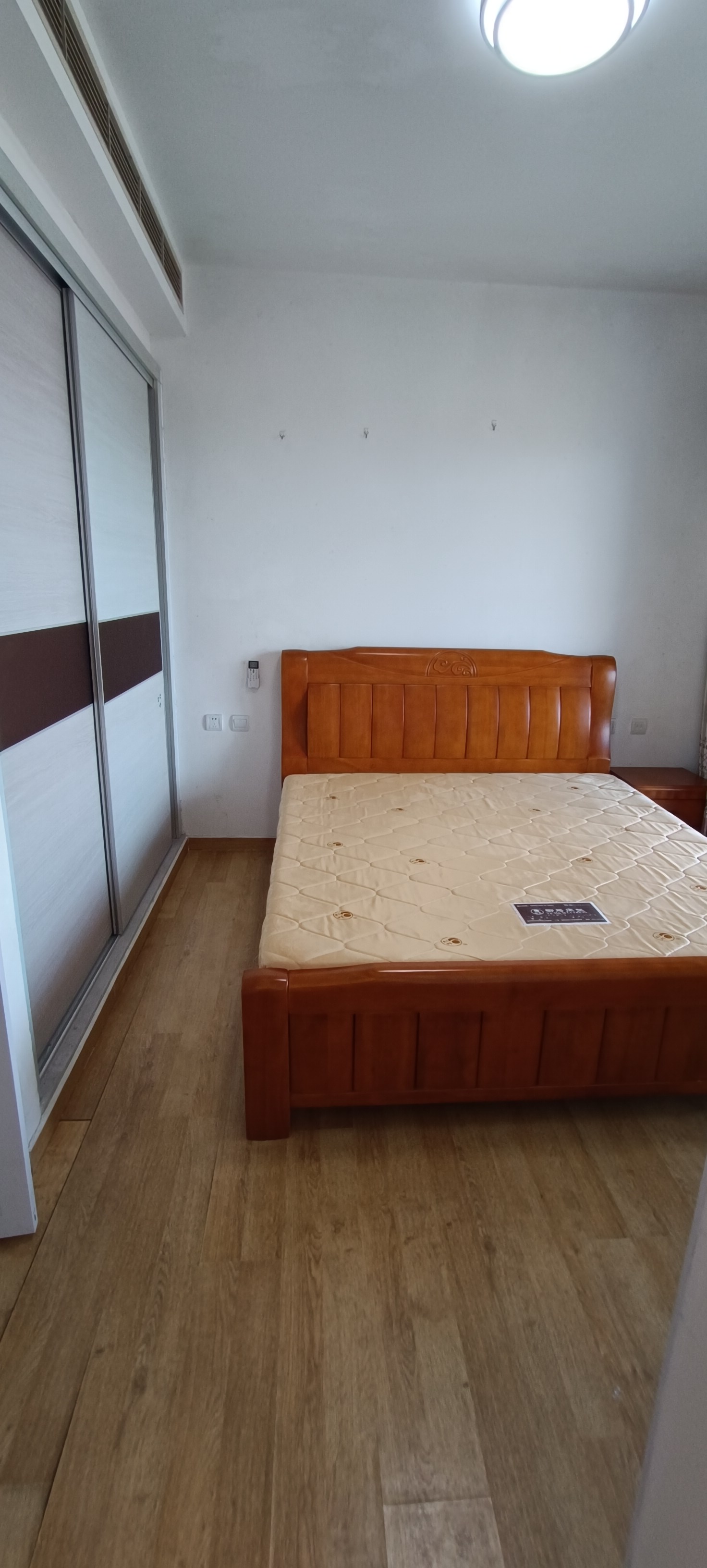 外滩中心  1室1厅1卫    2500.0元/月 外滩中心  1室1厅1卫    2500.0元/月室内图