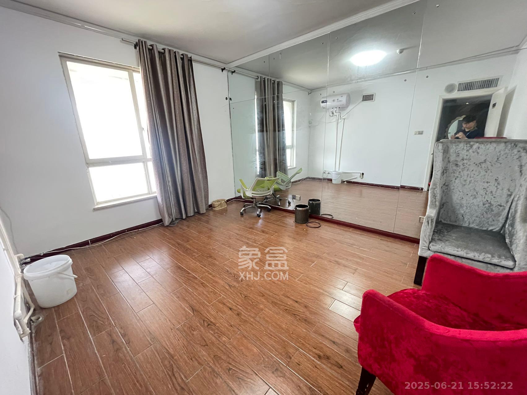 湘江世纪城富湾国际  5室2厅2卫    9500.0元/月室内图