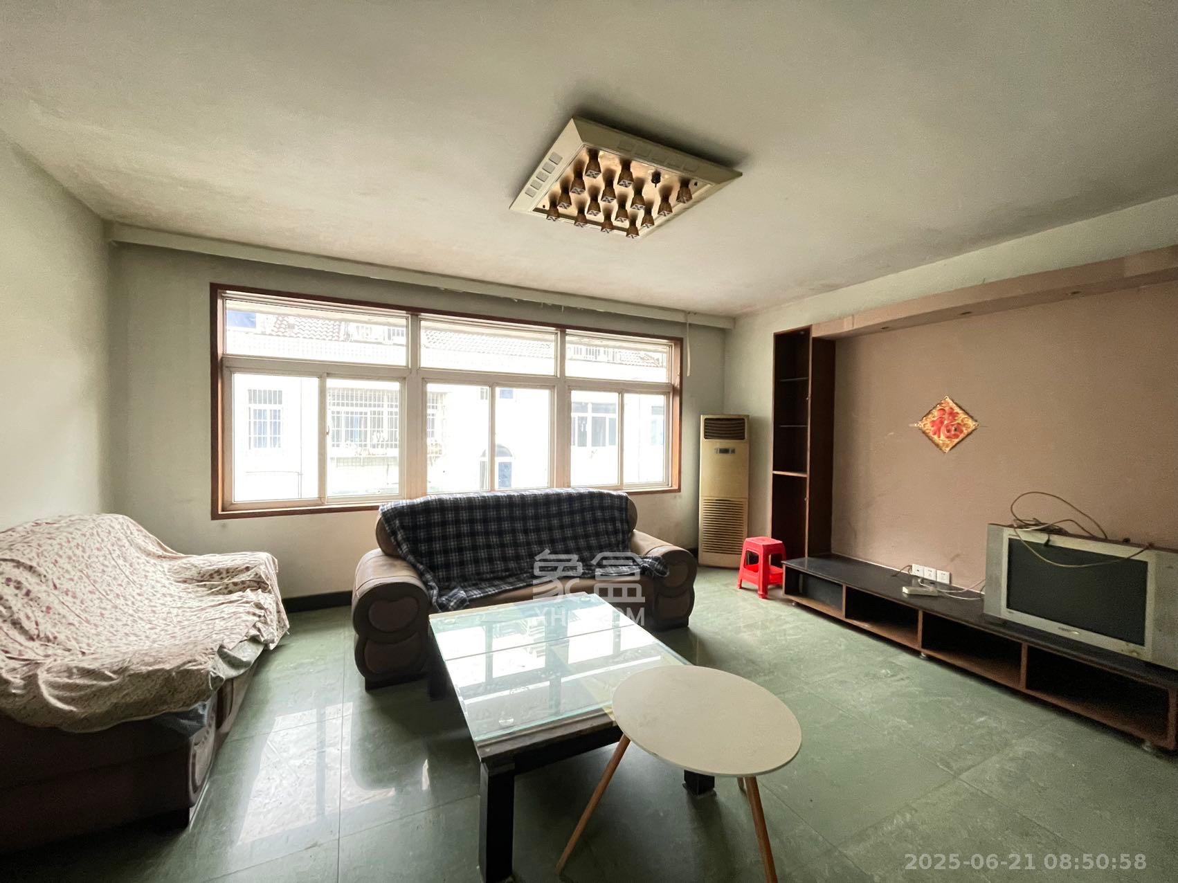 火炬村 3室1厅1卫 1500.0元/月 火炬村 3室1厅1卫 1500.0元/月室内图