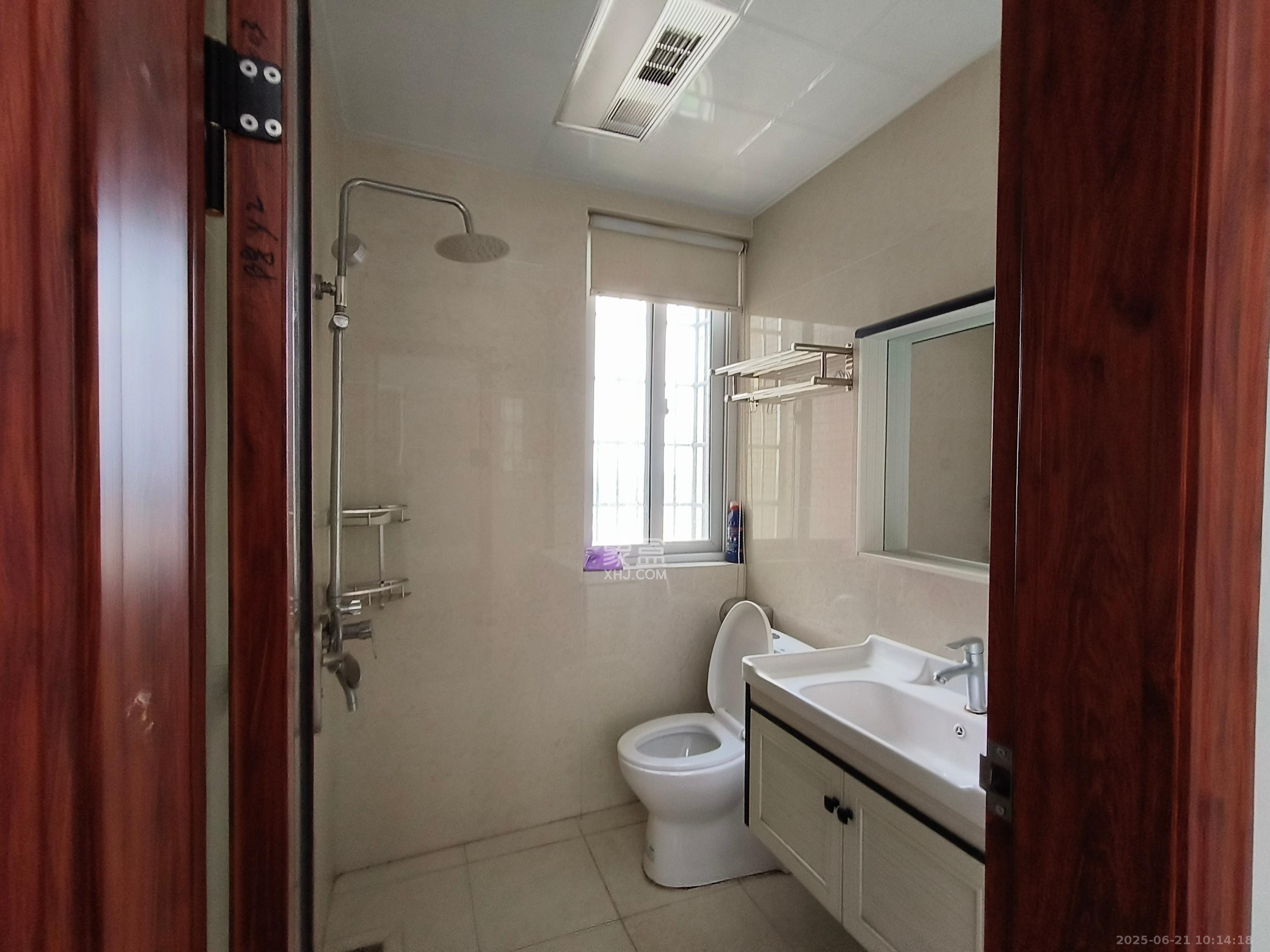 光明城市(星辰青年城) 5室2厅2卫 2200.0元/月 光明城市(星辰青年城) 5室2厅2卫 2200.0元/月室内图