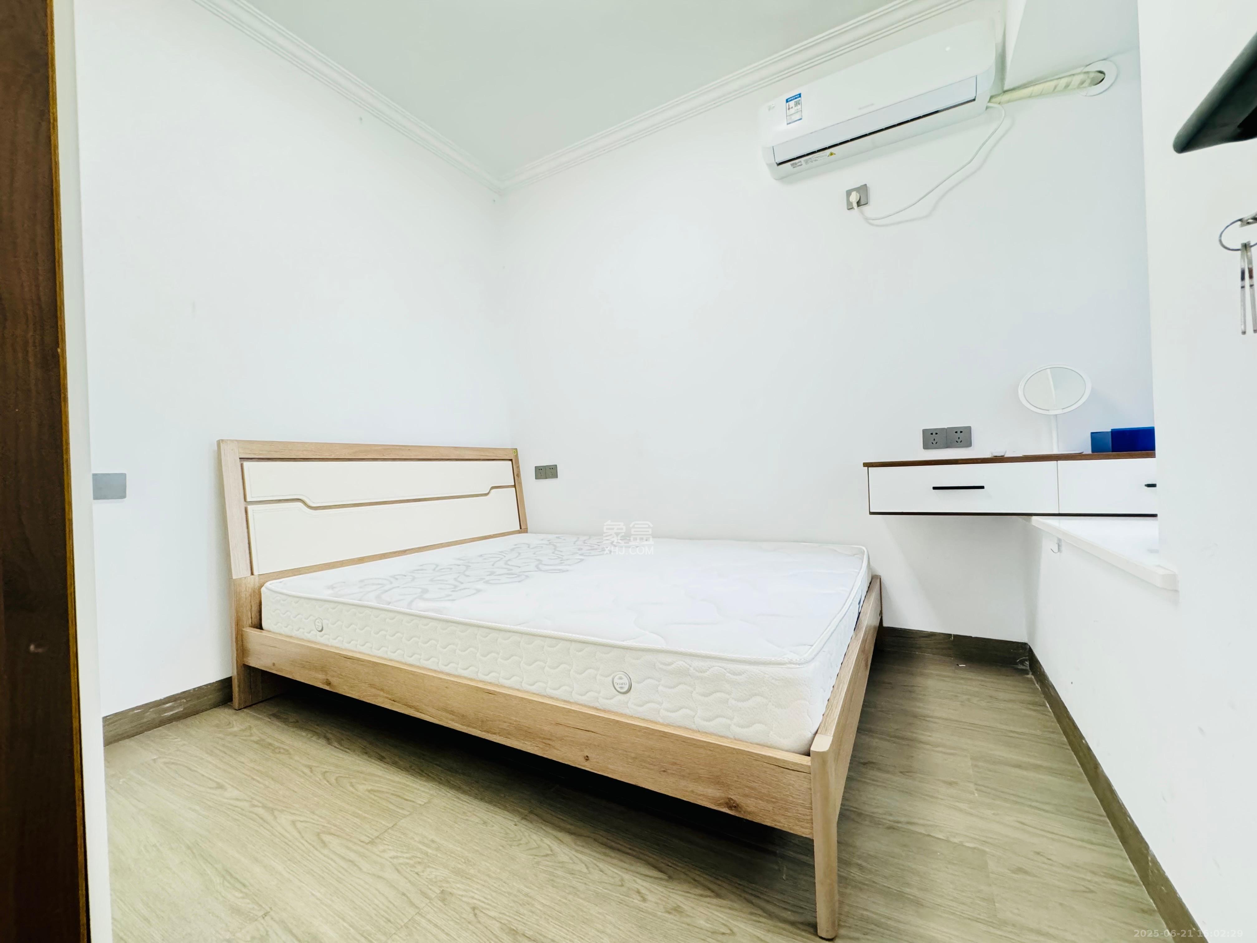 振业城三期  4室2厅2卫   3600.00元/月室内图