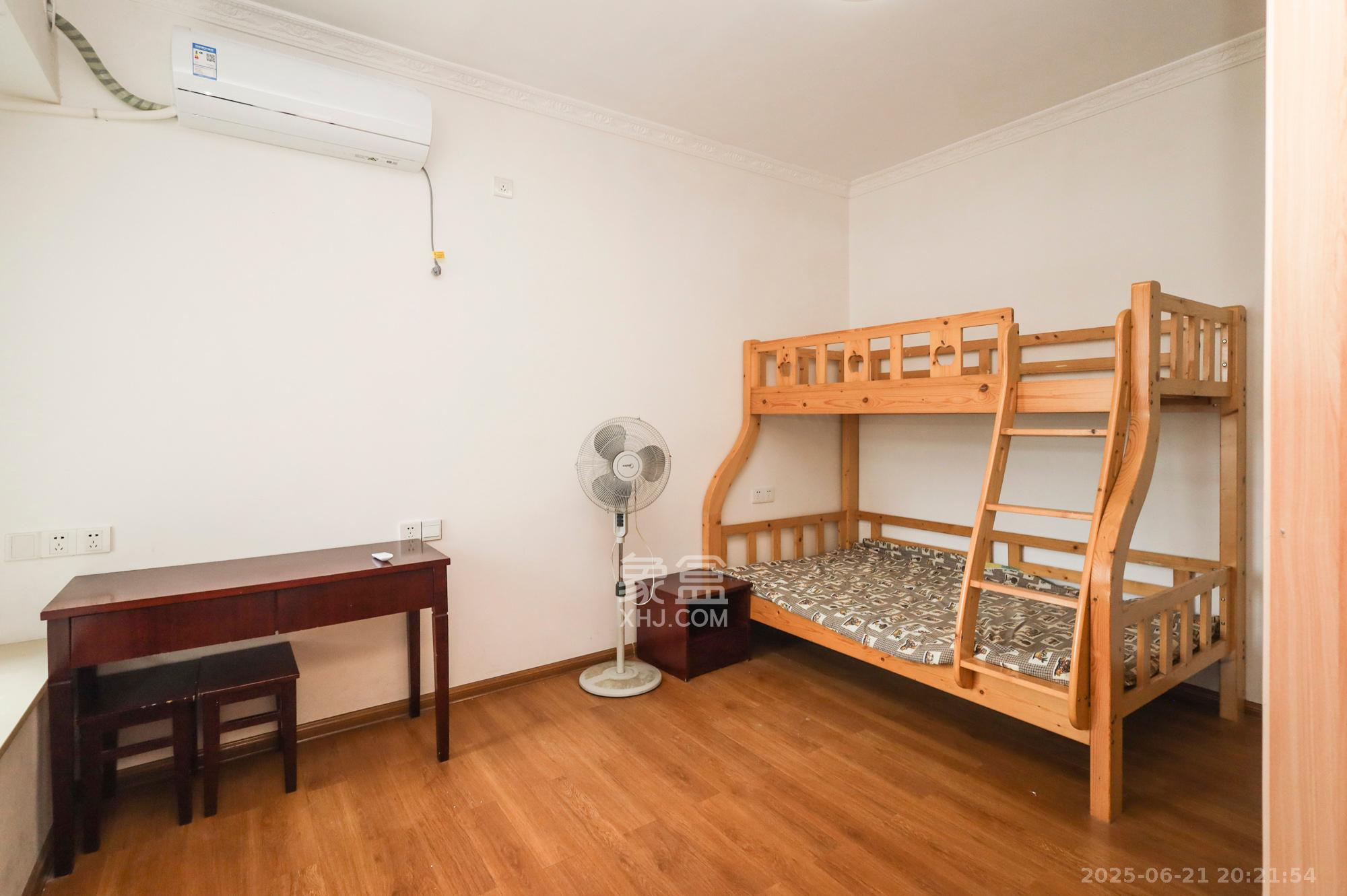 水木华麓 2室2厅1卫 58.0万 水木华麓 2室2厅1卫 58.0万卧室