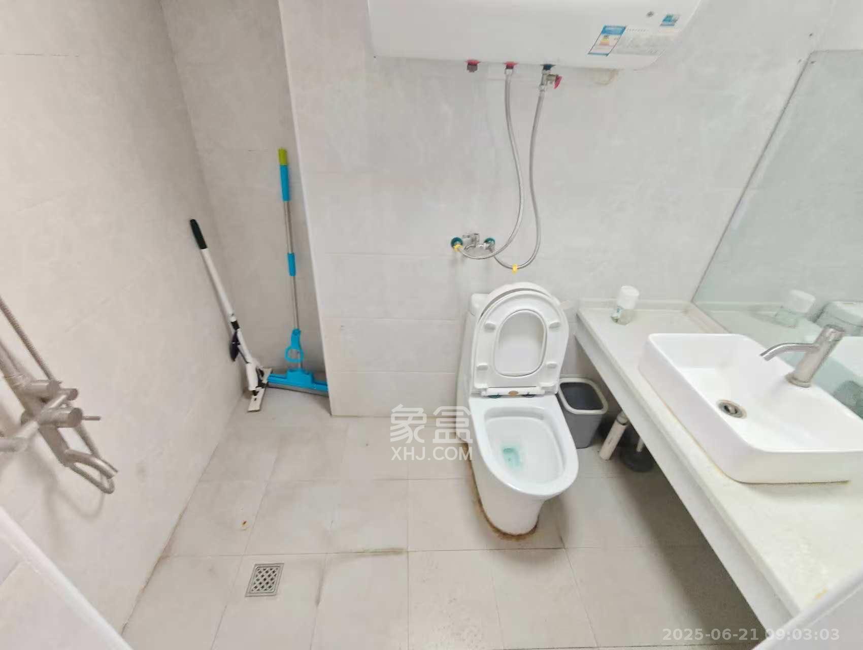 洋湖时代  1室1厅1卫    1300.0元/月室内图