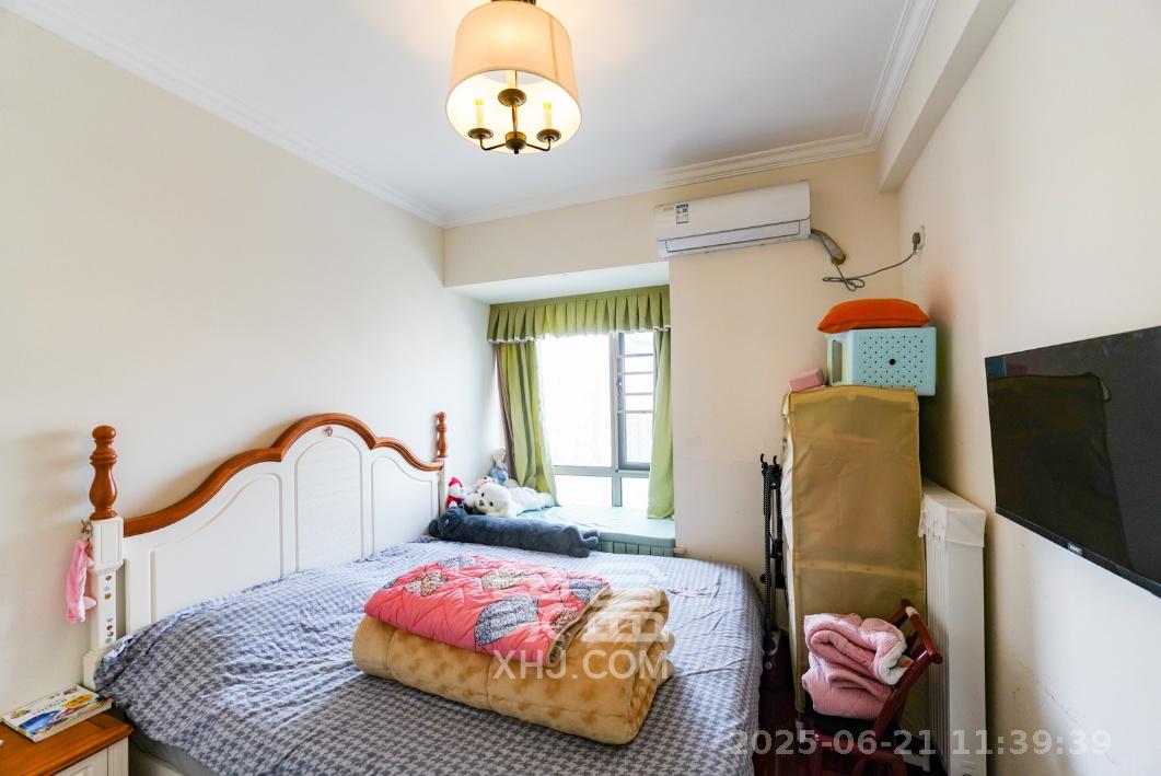 富兴嘉城(富兴汇中央) 3室2厅2卫 128.0万 富兴嘉城(富兴汇中央) 3室2厅2卫 128.0万卧室