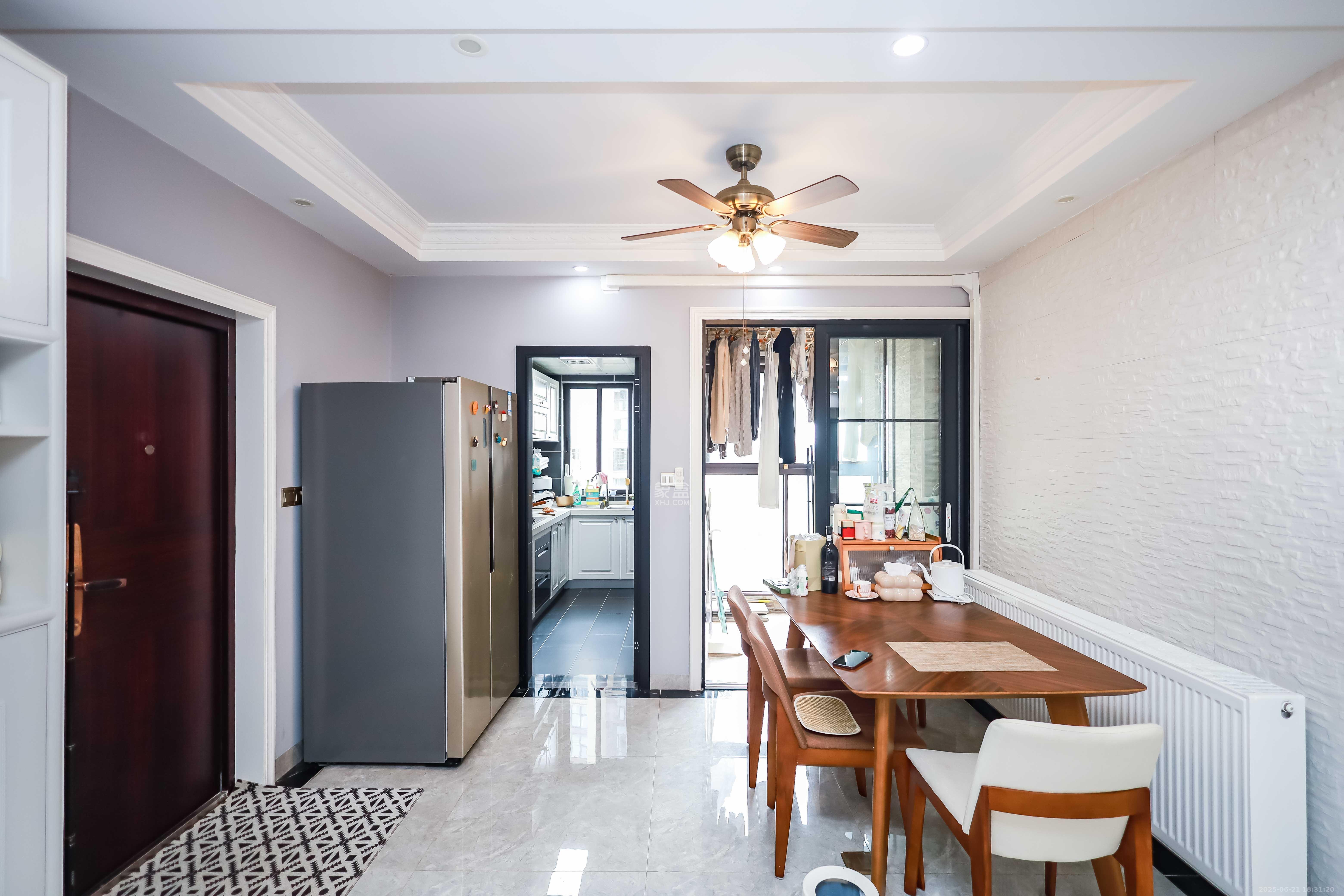 奥克斯缔壹城  3室2厅2卫    121.8万 奥克斯缔壹城  3室2厅2卫    121.8万客厅