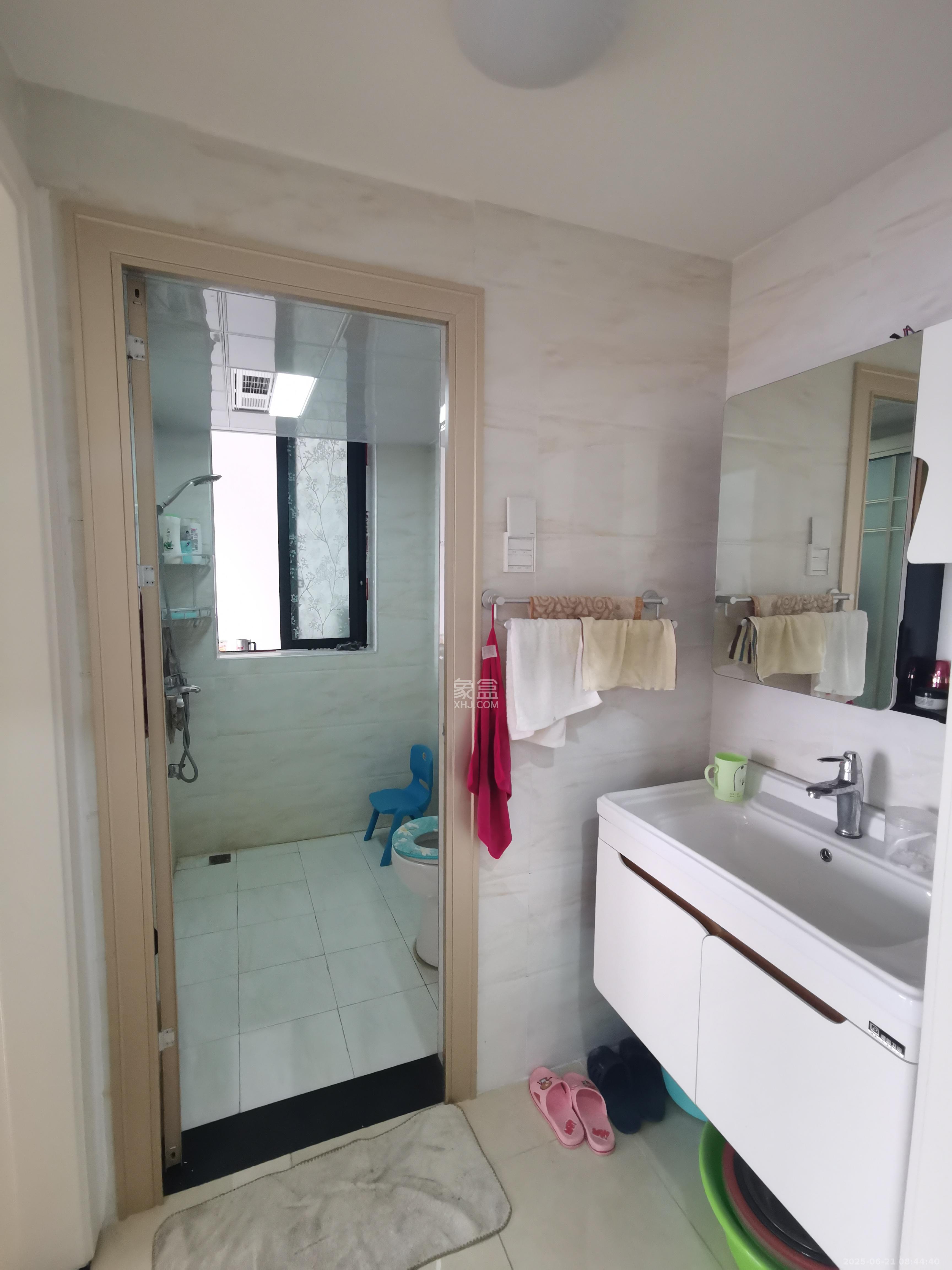 三一街区  3室2厅1卫   1800.00元/月室内图