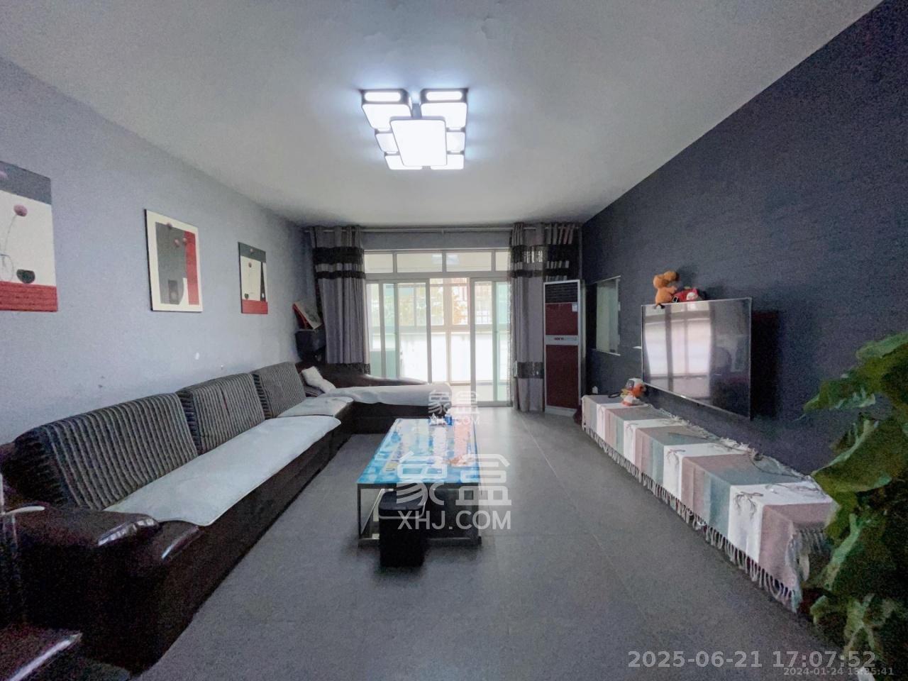 金色山庄  3室2厅2卫   2800.00元/月室内图