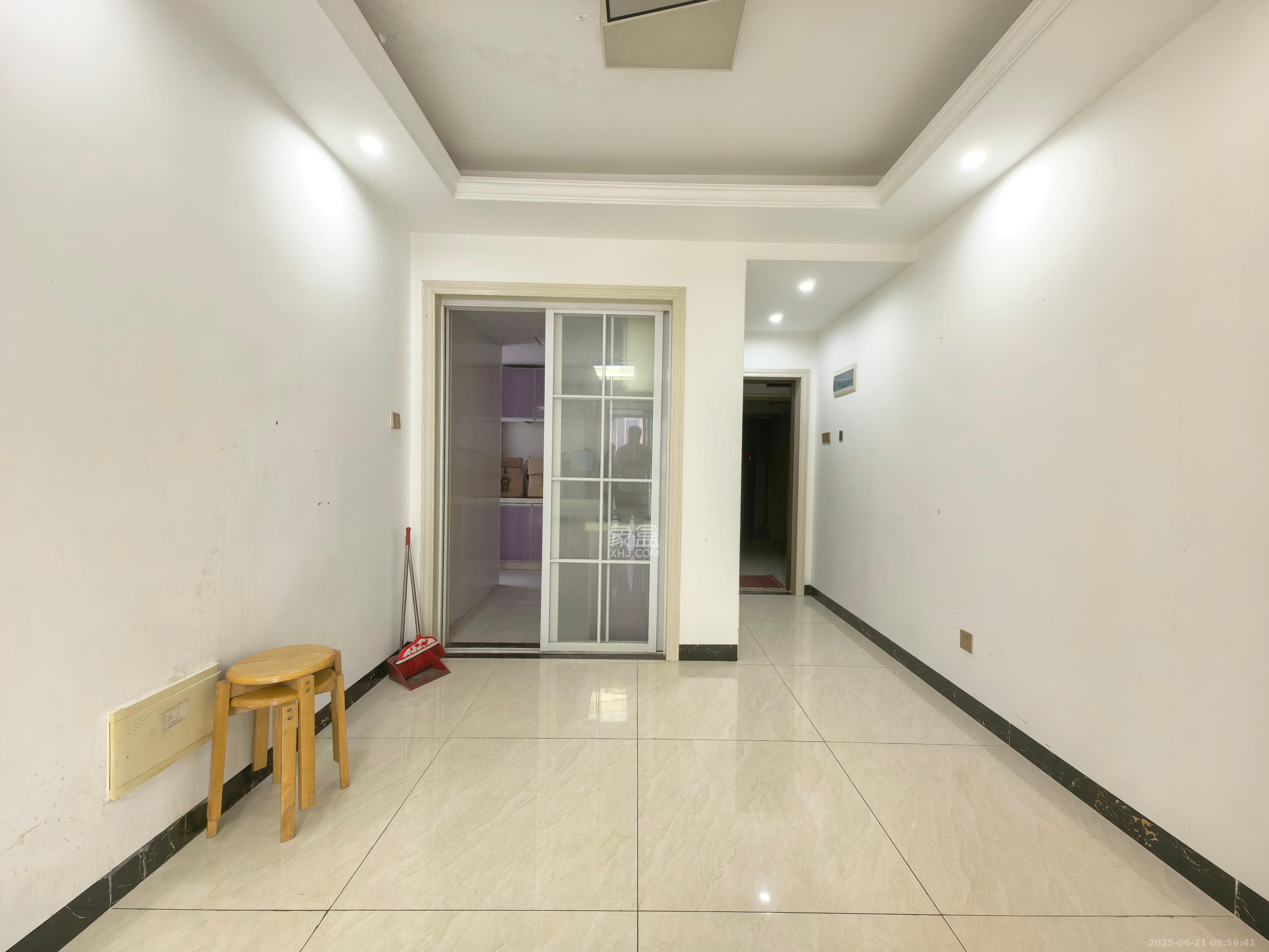 雨花公馆(紫苔名苑) 3室2厅1卫 2500.0元/月 雨花公馆(紫苔名苑) 3室2厅1卫 2500.0元/月室内图