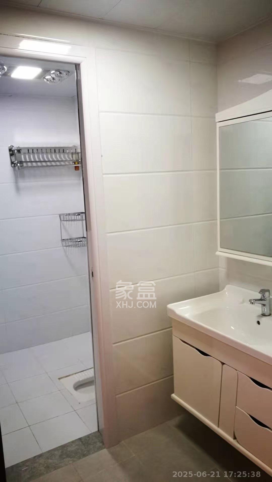 卓越浅水湾  3室2厅1卫   2500.00元/月室内图