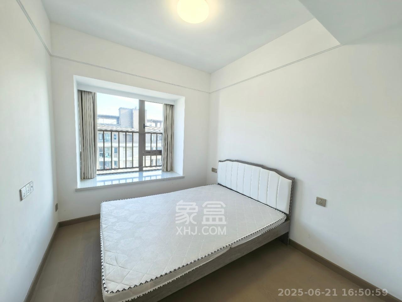 阳光城翡丽云邸  3室2厅1卫   2400.00元/月室内图
