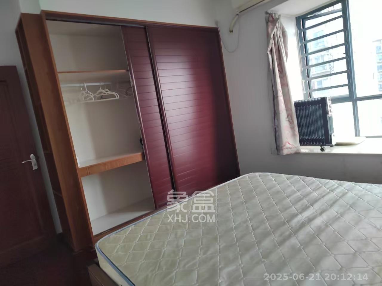 标志浪漫满屋(枫景公寓) 2室2厅1卫 1900.0元/月 标志浪漫满屋(枫景公寓) 2室2厅1卫 1900.0元/月室内图