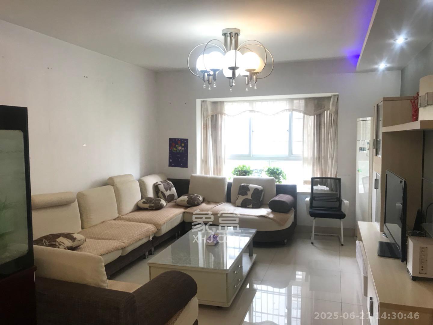 嘉盛华庭（一期、二期、三期）  3室2厅2卫    3000.0元/月室内图