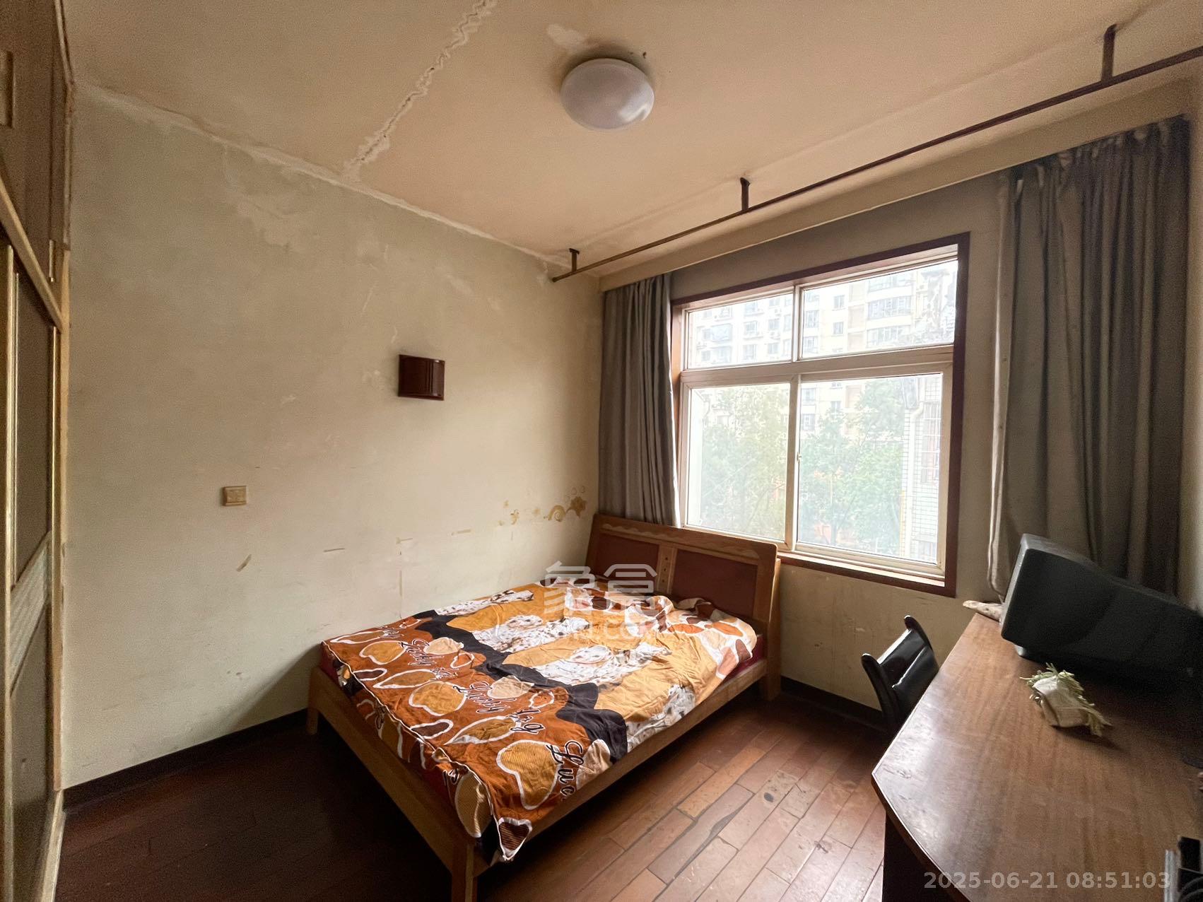 火炬村 3室1厅1卫 1500.0元/月 火炬村 3室1厅1卫 1500.0元/月室内图