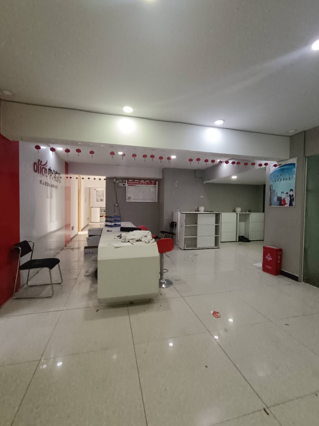 黄金大厦 3室2厅1卫 4200.0元/月 黄金大厦 3室2厅1卫 4200.0元/月室内图