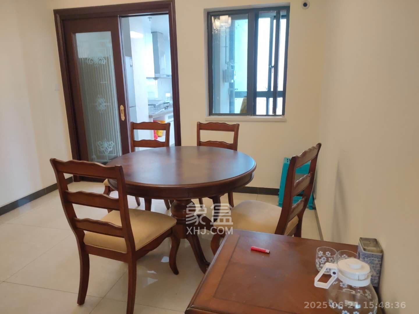 恒大翡翠华庭 3室2厅2卫 2300.0元/月 恒大翡翠华庭 3室2厅2卫 2300.0元/月室内图