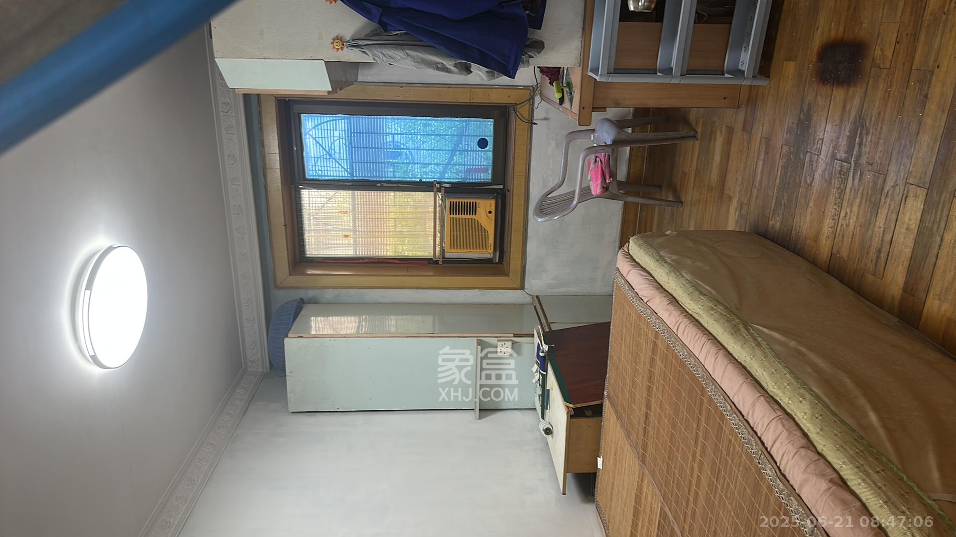 茶园坡社区(原王家冲社区)  2室1厅1卫    1000.0元/月 茶园坡社区(原王家冲社区)  2室1厅1卫    1000.0元/月室内图1