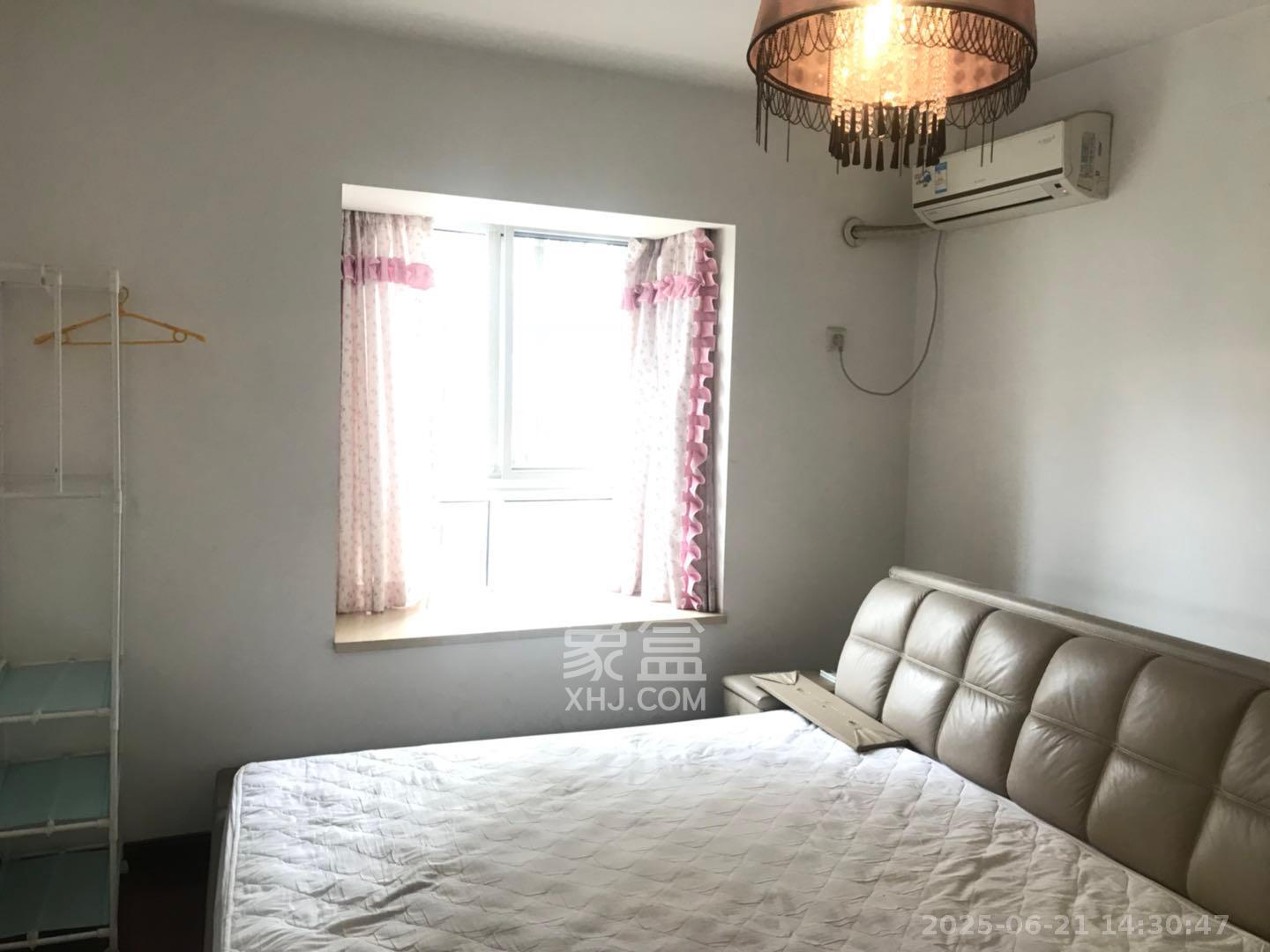 嘉盛华庭（一期、二期、三期）  3室2厅2卫    3000.0元/月室内图