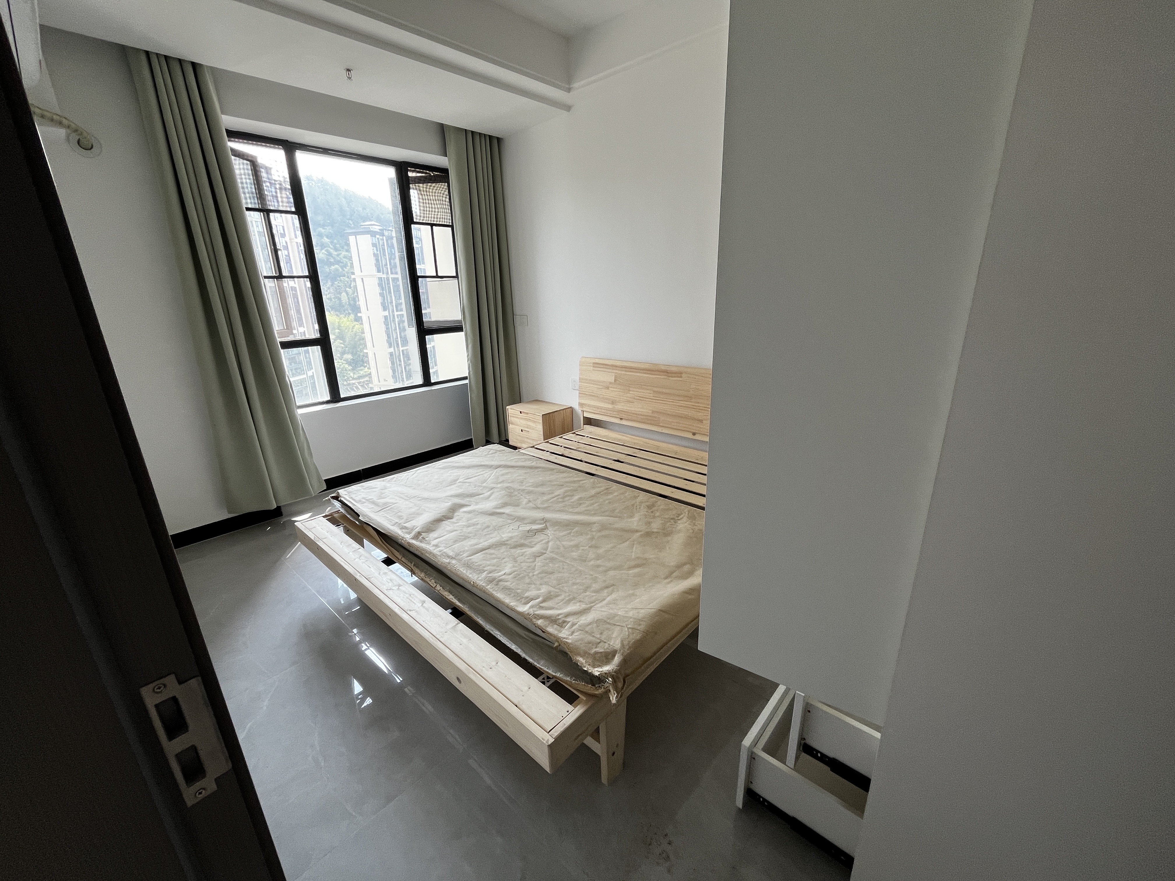 中建凤栖台  1室1厅1卫   1000.00元/月室内图