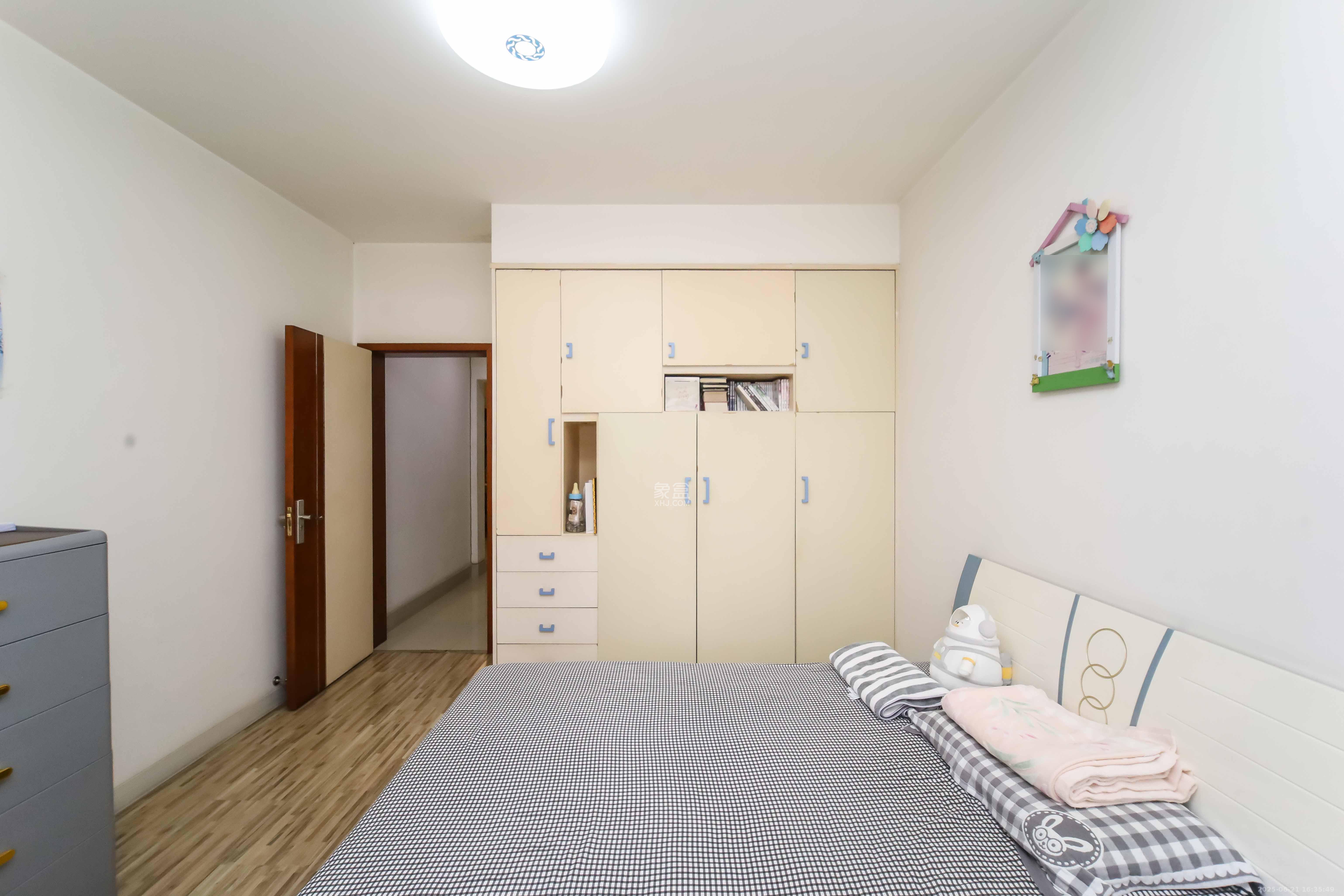 嘉盛逸林园(新合村综合楼) 3室2厅2卫 102.0万 嘉盛逸林园(新合村综合楼) 3室2厅2卫 102.0万卧室