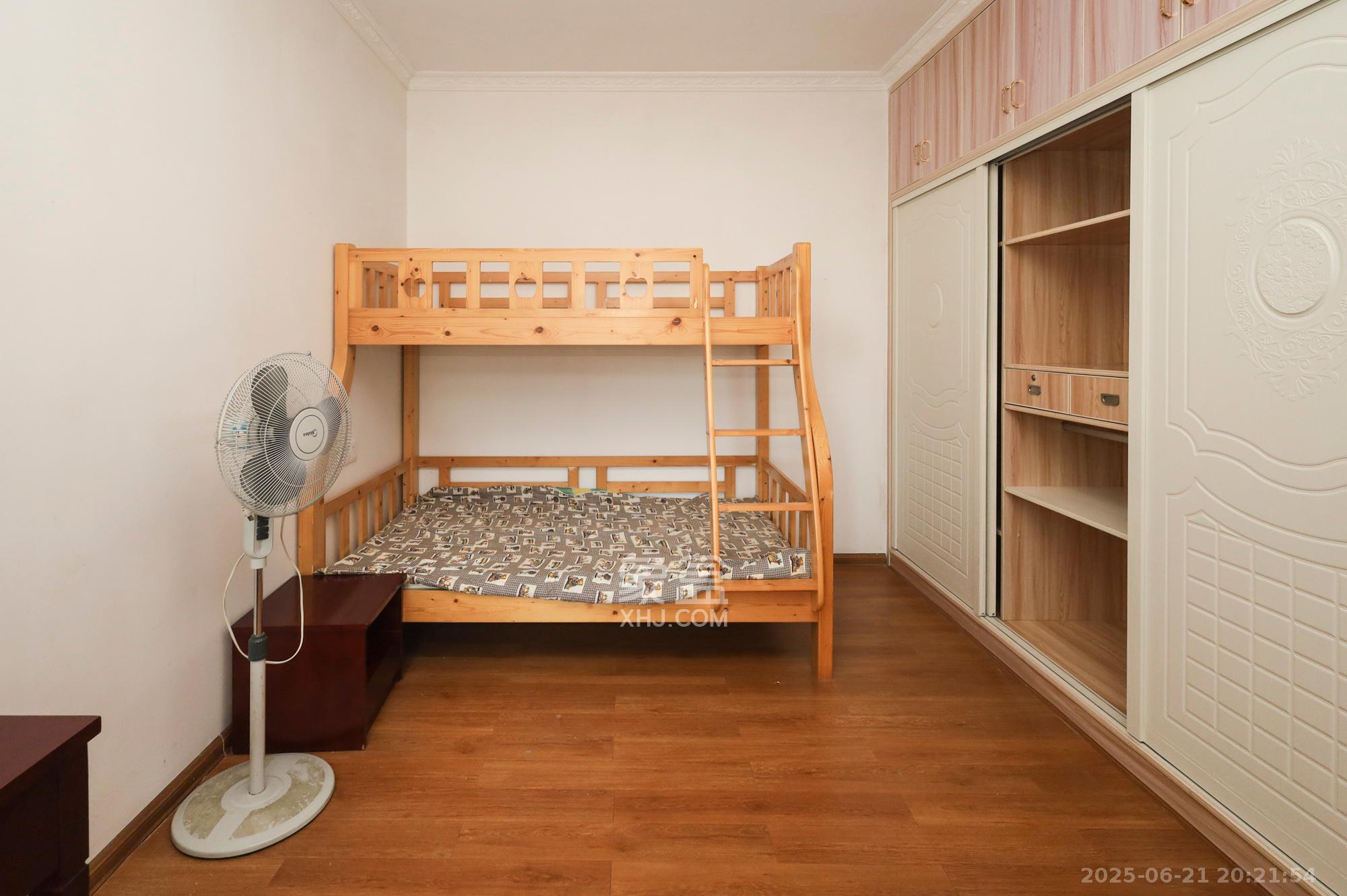 水木华麓 2室2厅1卫 58.0万 水木华麓 2室2厅1卫 58.0万卧室