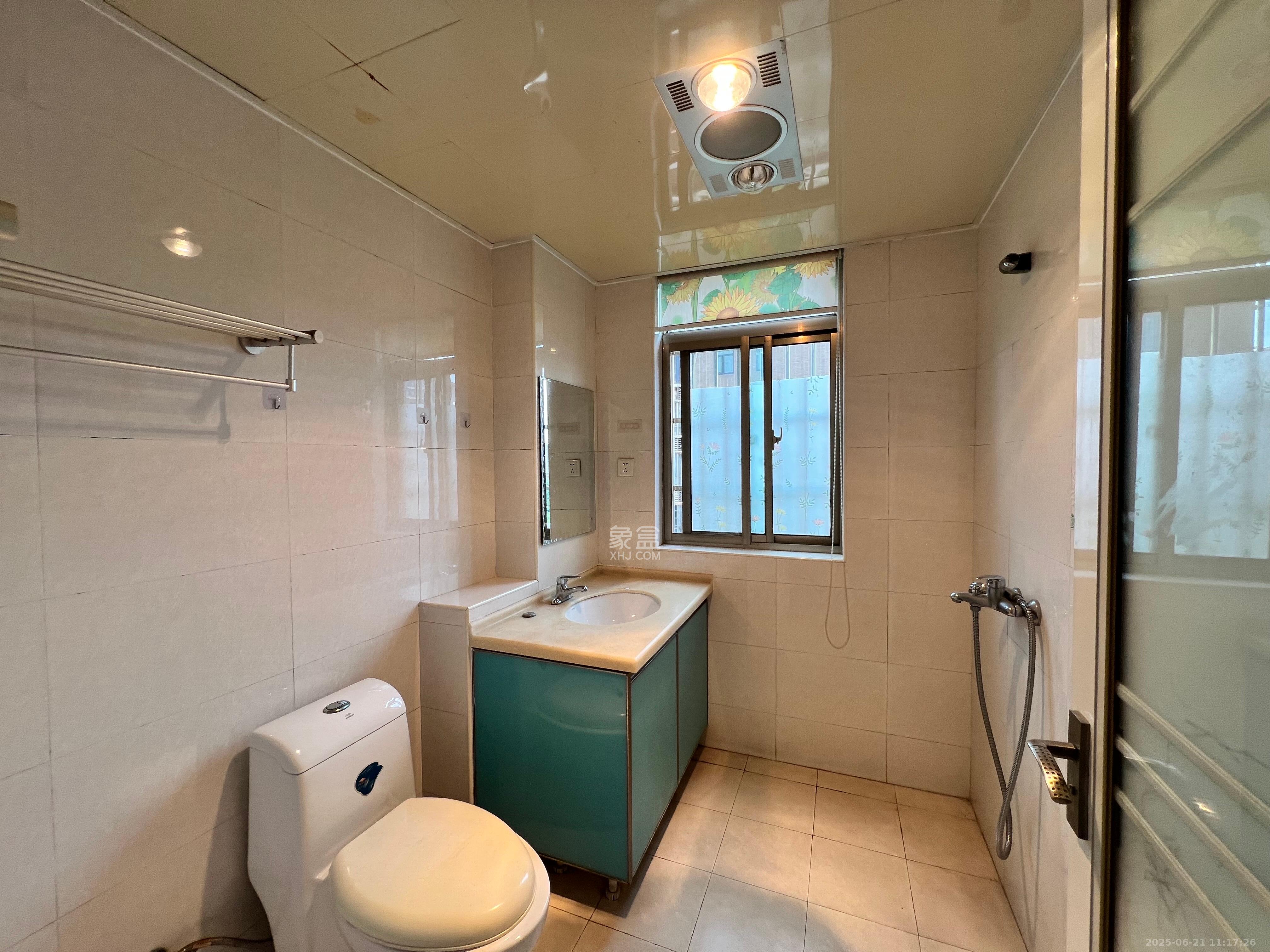 富兴嘉城(富兴汇中央) 3室2厅2卫 2500.0元/月 富兴嘉城(富兴汇中央) 3室2厅2卫 2500.0元/月室内图