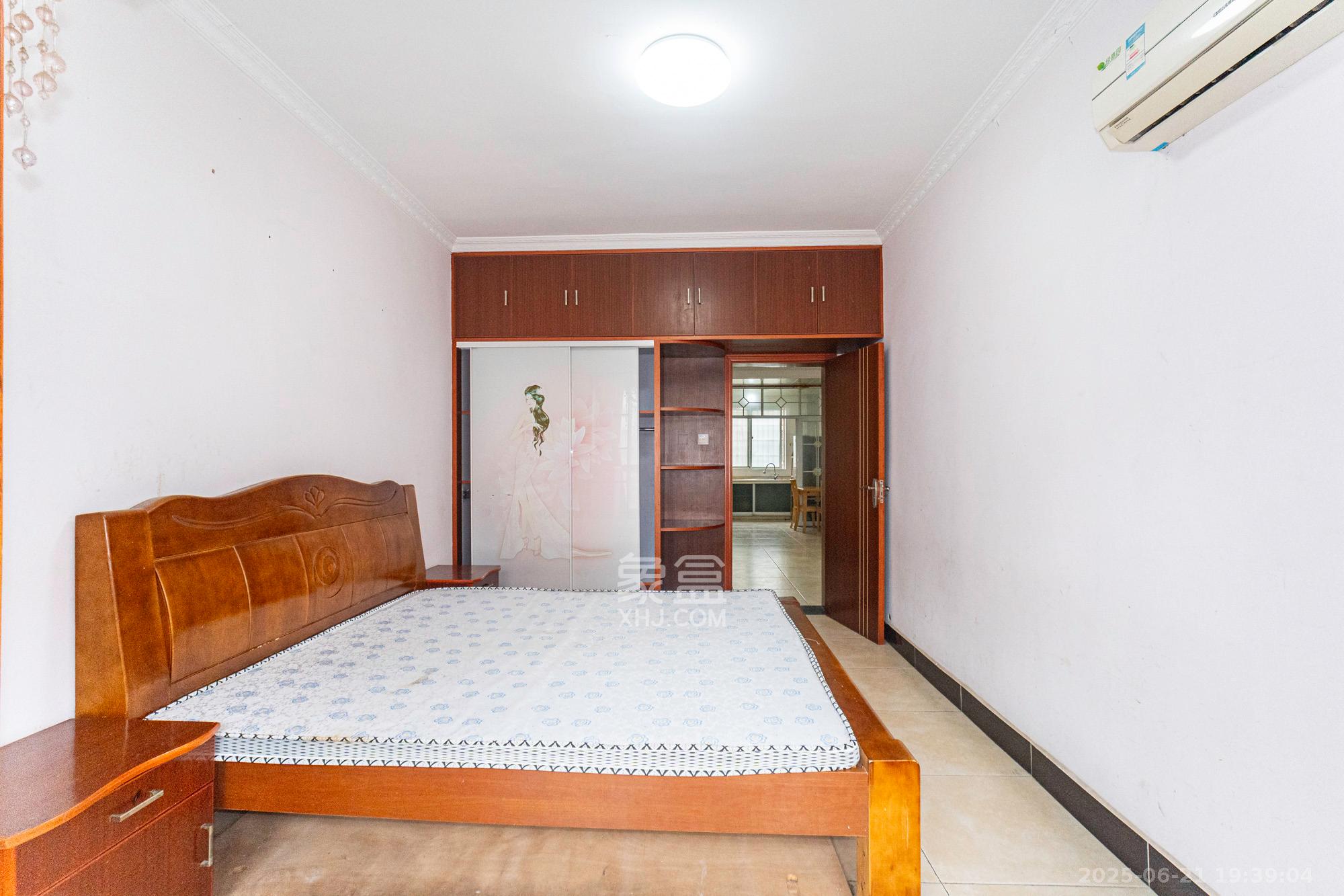 湘绣城 2室2厅1卫 36.0万 湘绣城 2室2厅1卫 36.0万卧室