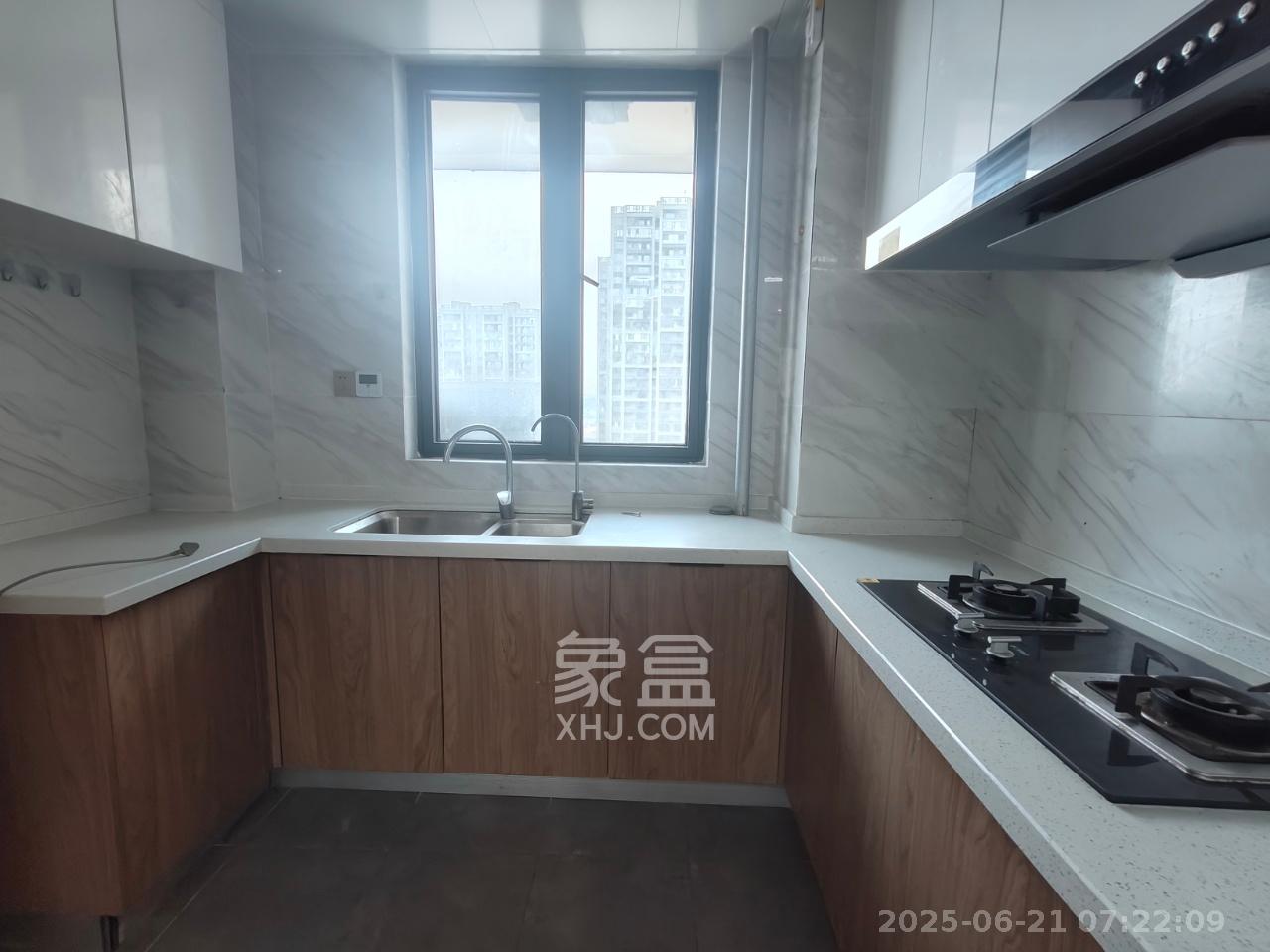 梦想新天地  5室2厅2卫   3200.00元/月室内图