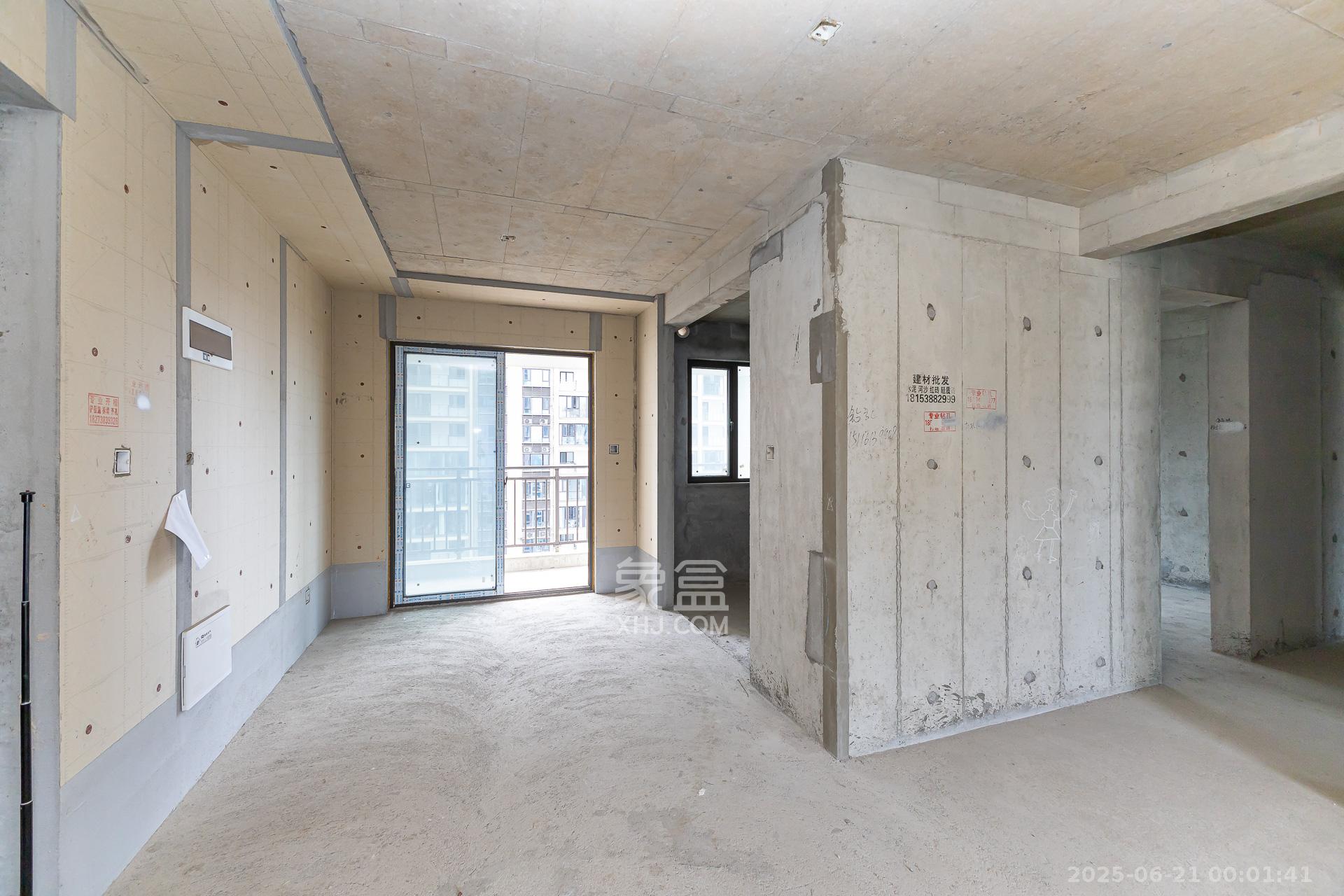 润和湘江天地D区 4室2厅2卫 139.0万 润和湘江天地D区 4室2厅2卫 139.0万客厅