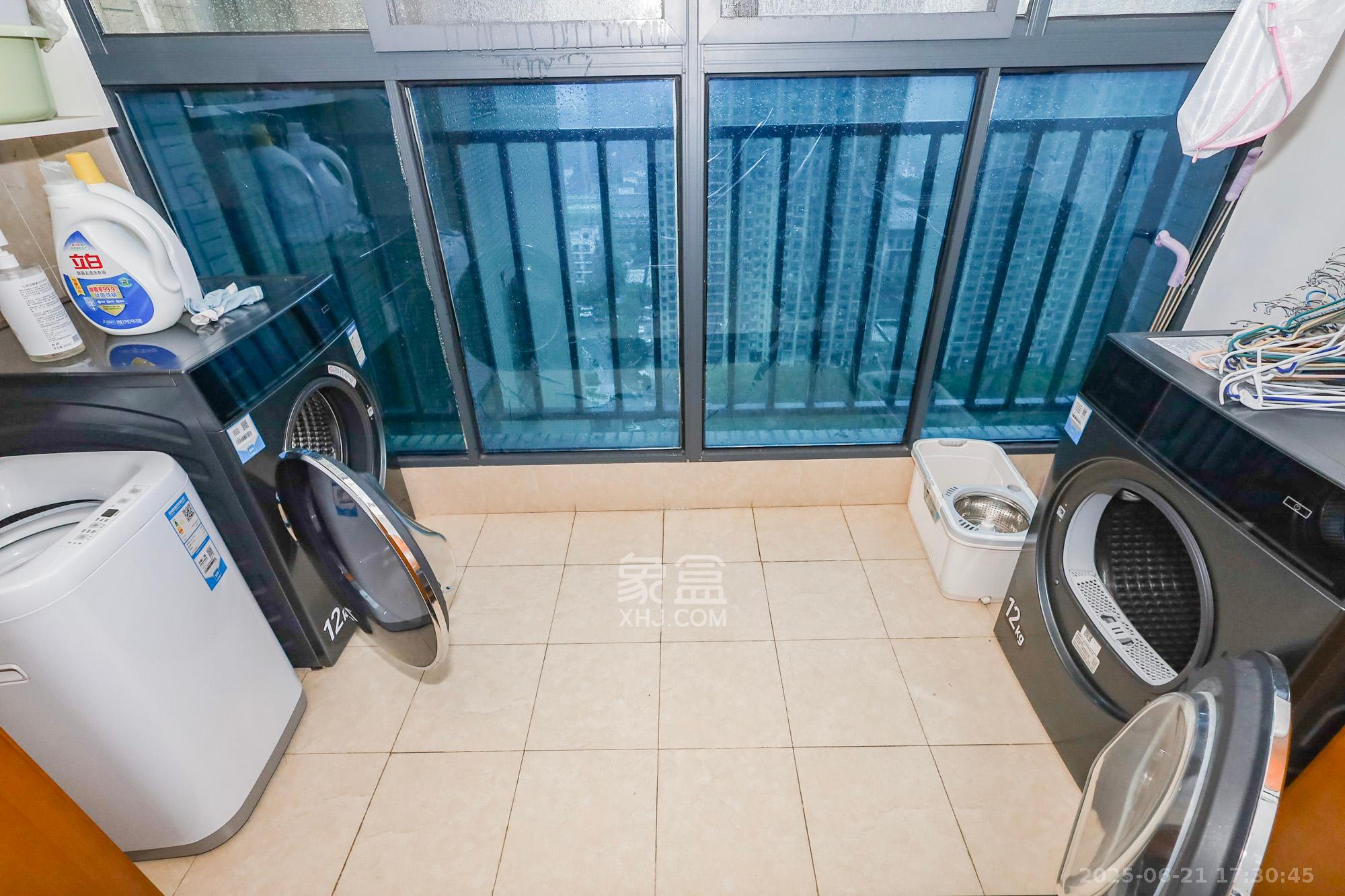 钰龙天下一期  3室1厅2卫    300.0万 钰龙天下一期  3室1厅2卫    300.0万其他