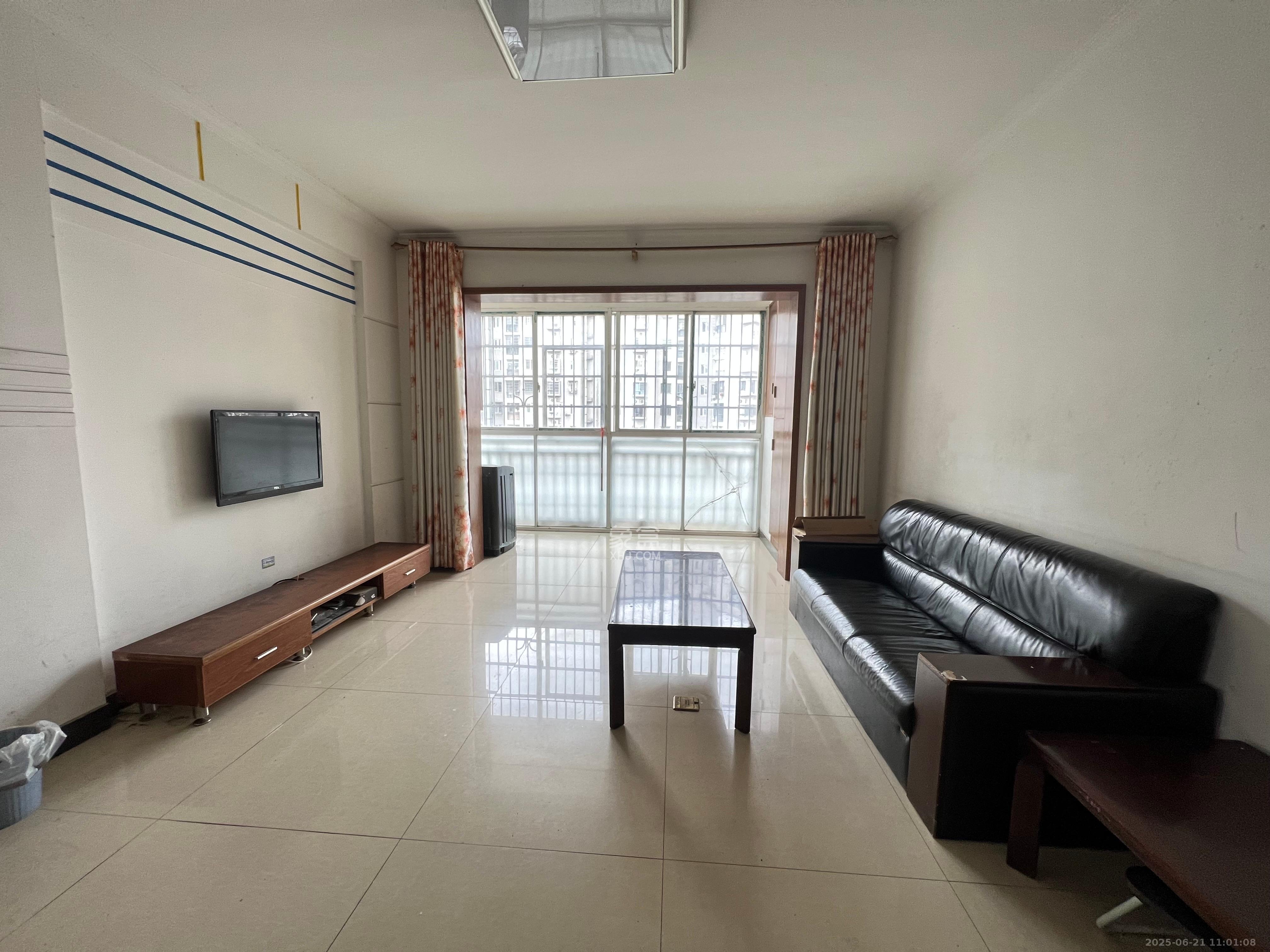 金麓西岸和苑 2室2厅1卫 1800.0元/月 金麓西岸和苑 2室2厅1卫 1800.0元/月室内图