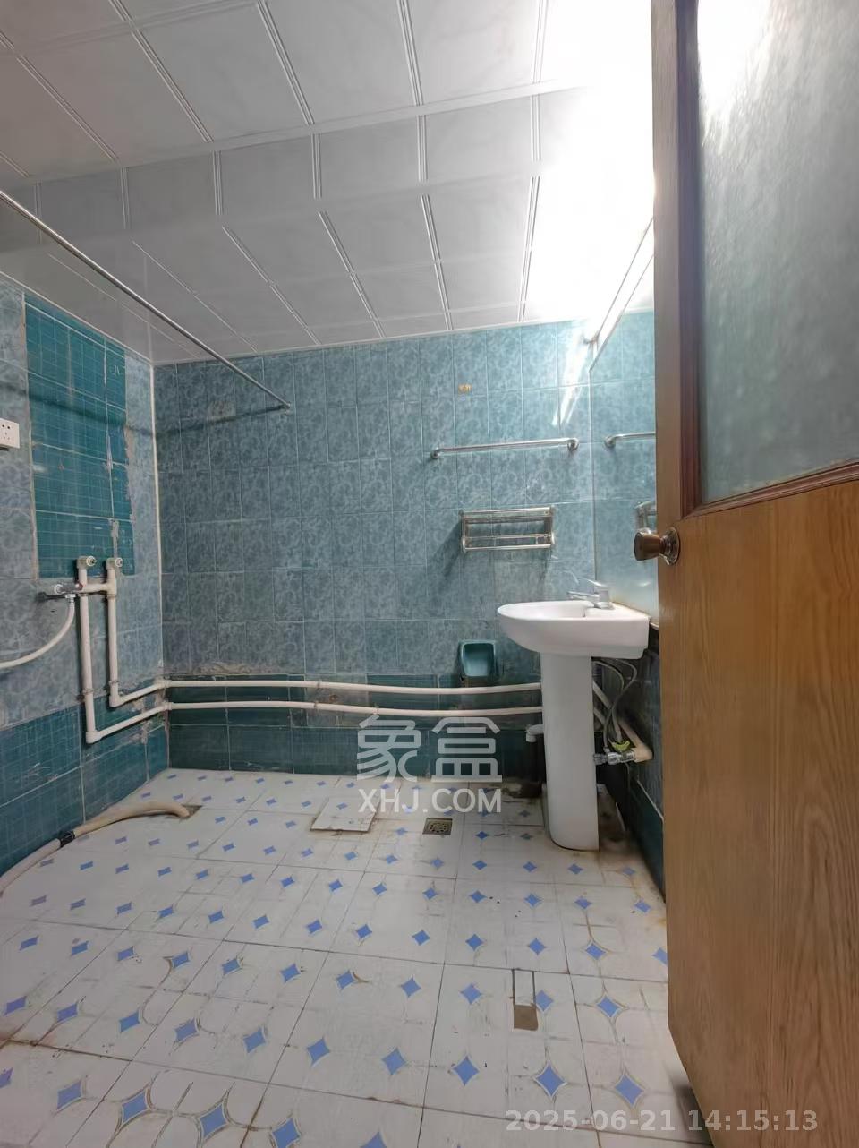 华银小区  3室2厅1卫   2400.00元/月室内图