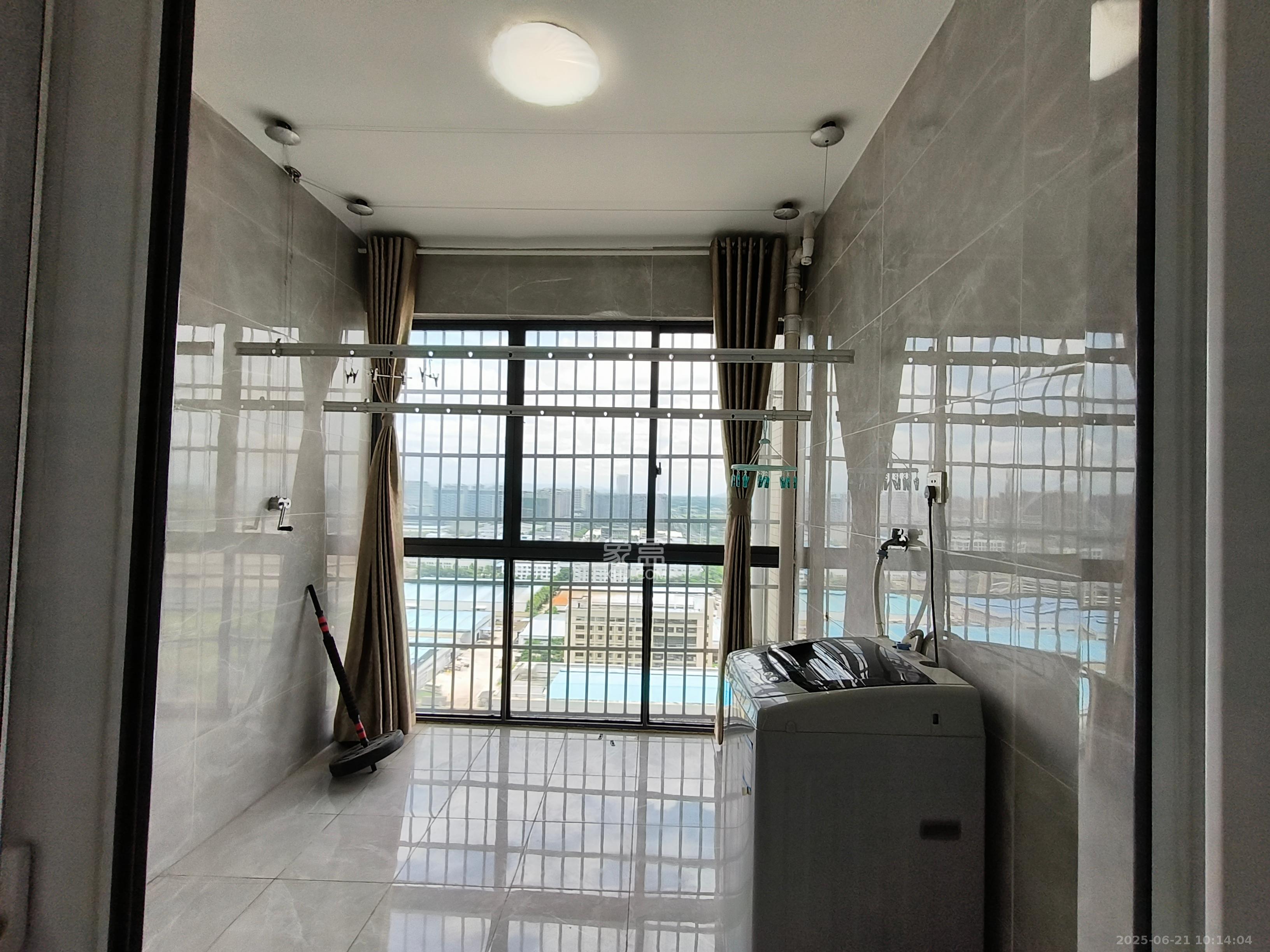 光明城市(星辰青年城) 5室2厅2卫 2200.0元/月 光明城市(星辰青年城) 5室2厅2卫 2200.0元/月室内图