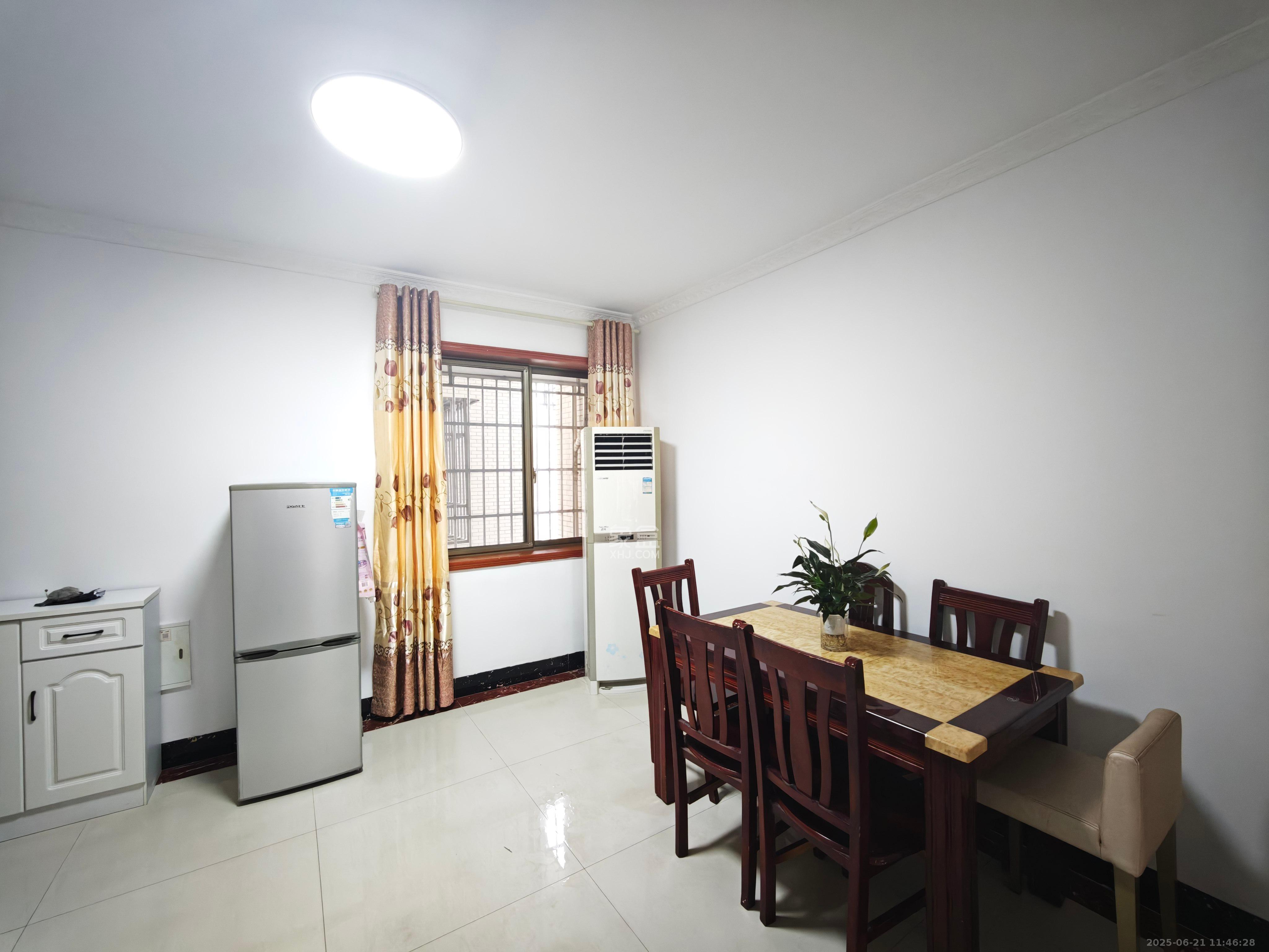 骑龙安置小区 4室2厅1卫 2500.0元/月 骑龙安置小区 4室2厅1卫 2500.0元/月室内图