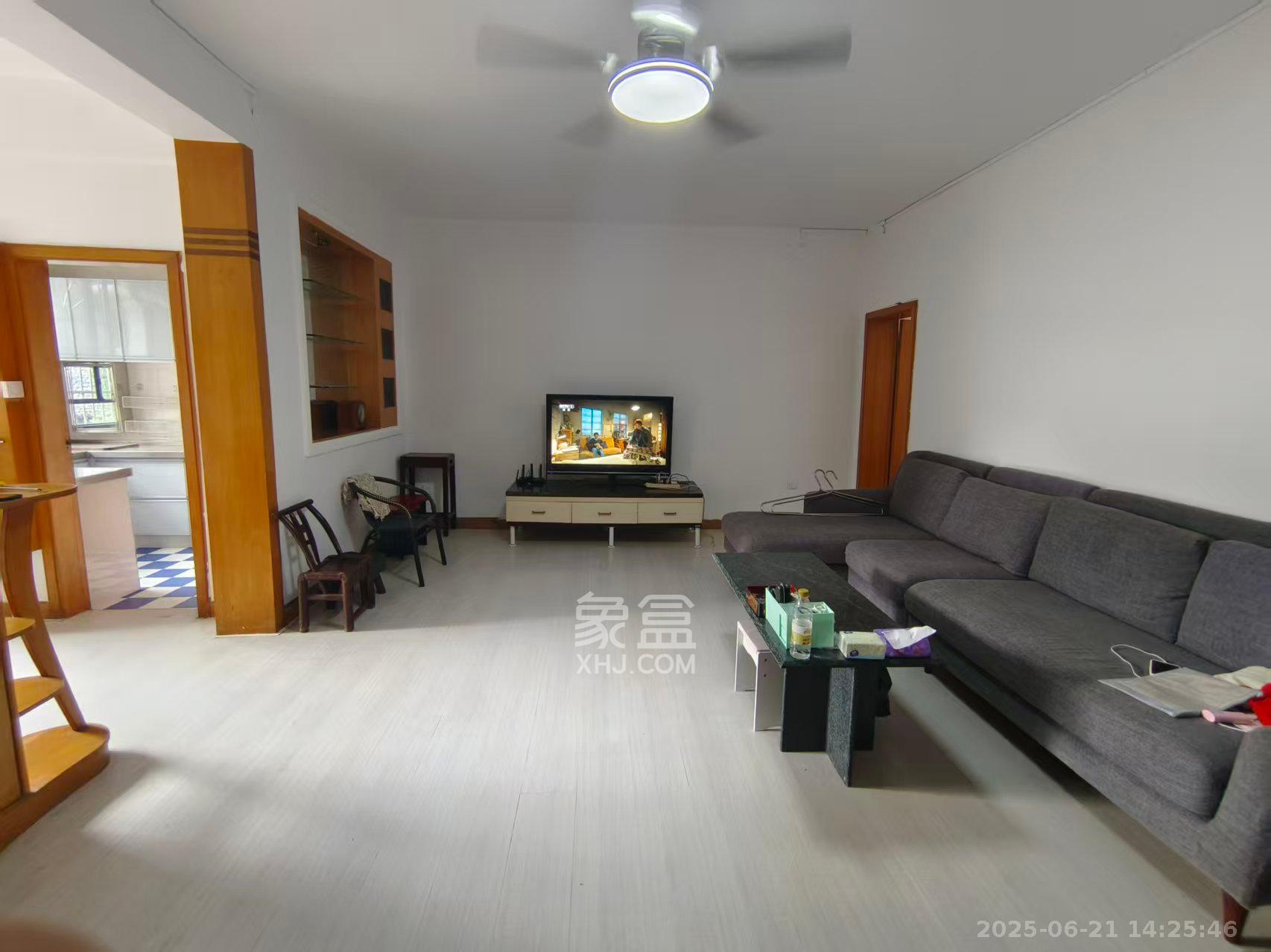 高正街散盘  2室2厅1卫    2100.0元/月 高正街散盘  2室2厅1卫    2100.0元/月室内图1