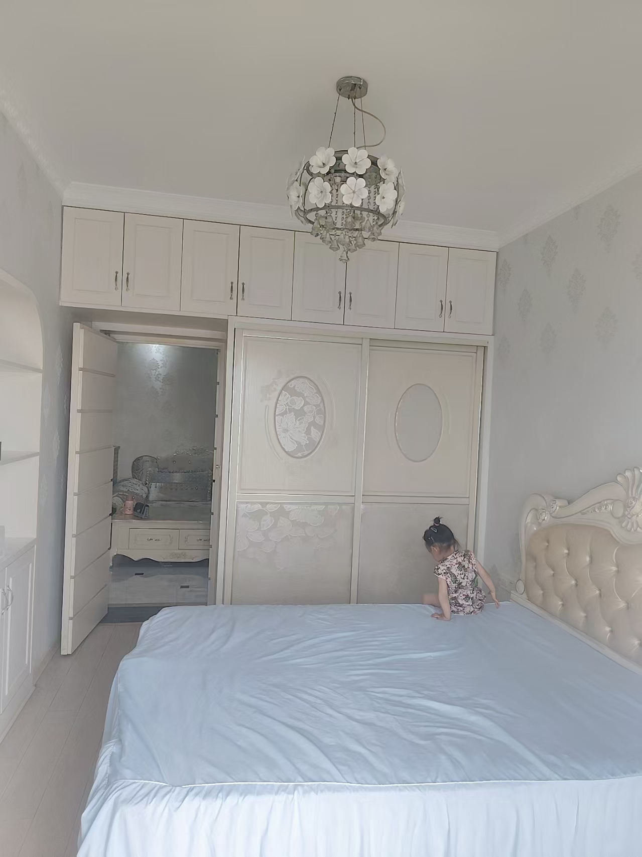 香格里拉  1室1厅1卫    1600.0元/月室内图