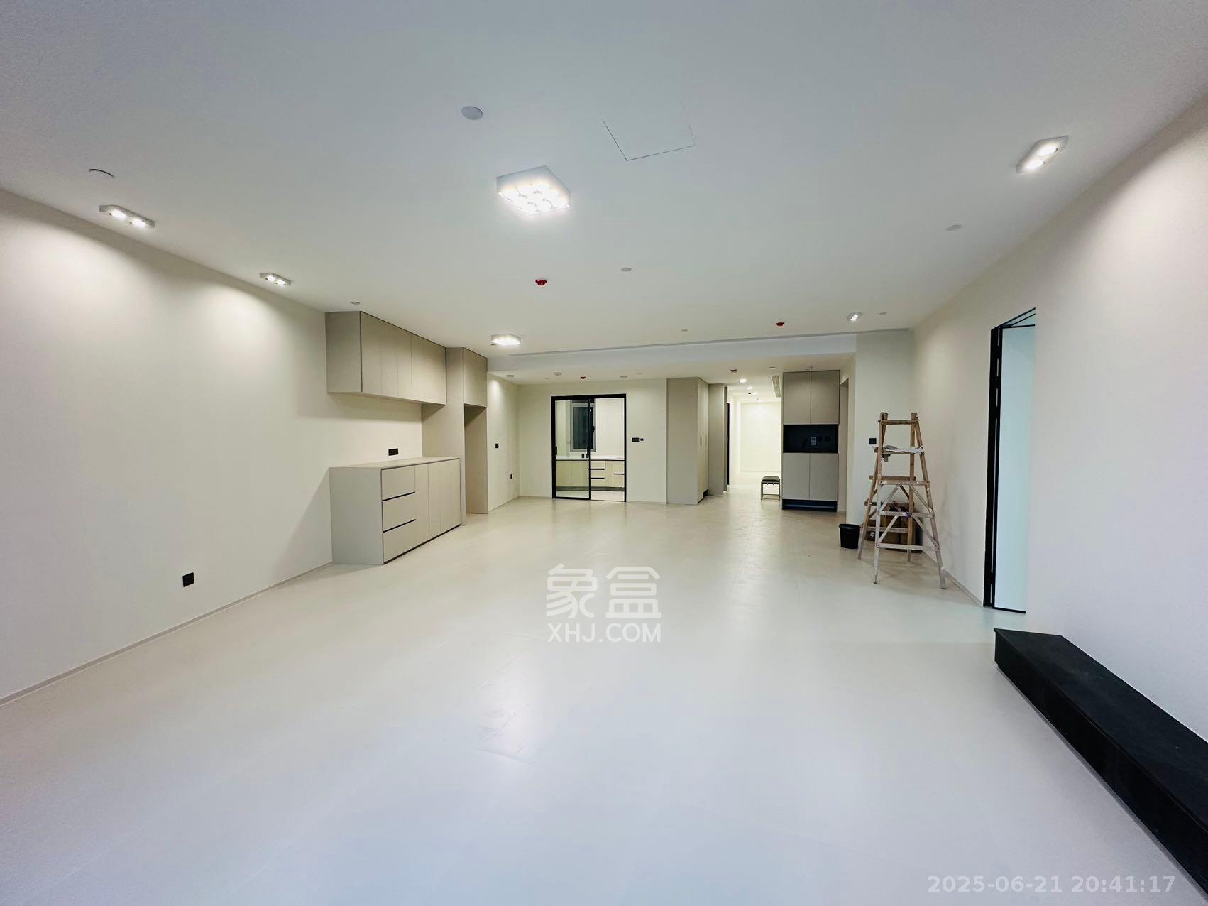 正荣梅溪紫阙台 3室2厅2卫 11000.0元/月 正荣梅溪紫阙台 3室2厅2卫 11000.0元/月室内图