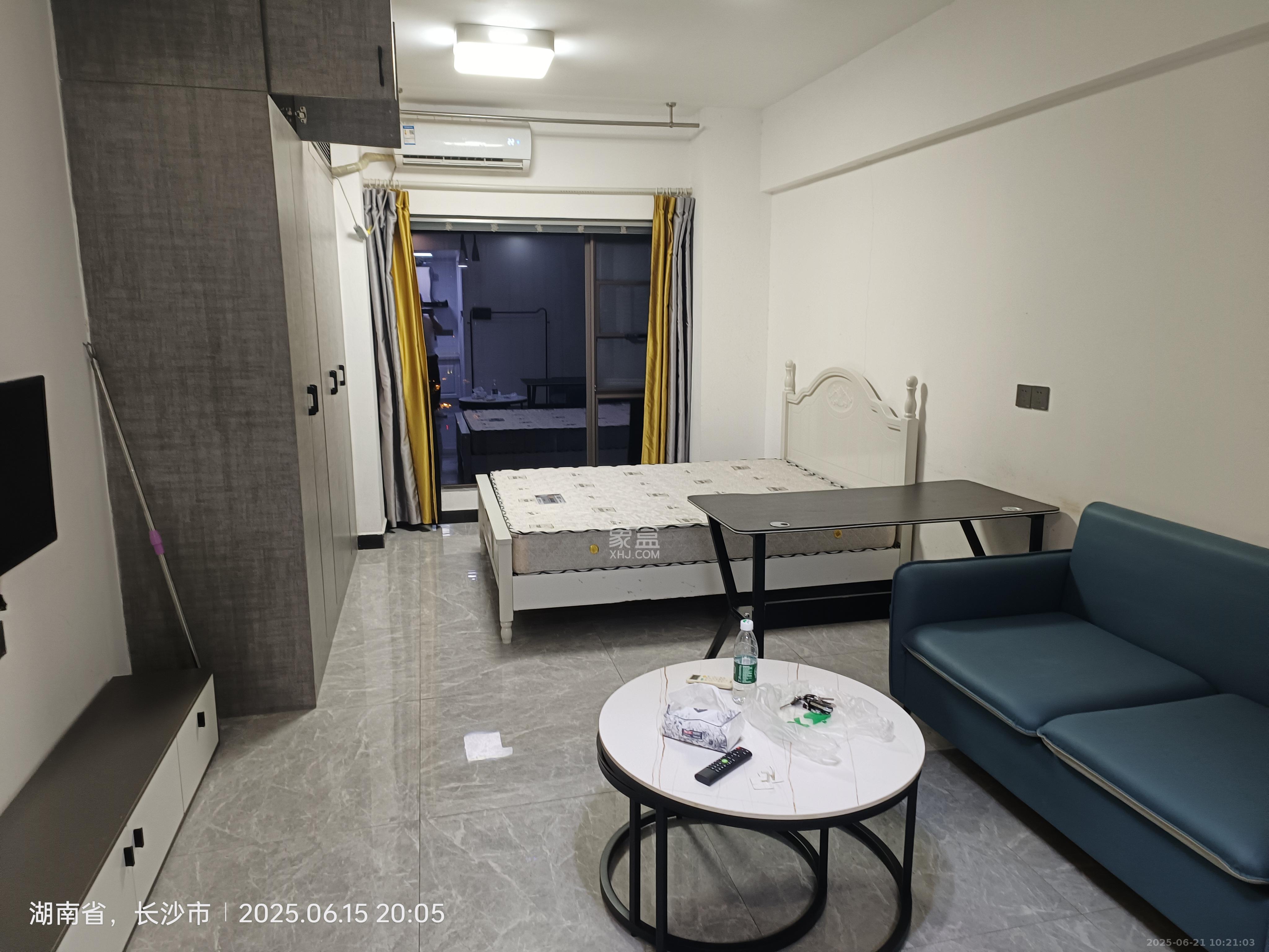 佳兆业云顶梅溪湖(佳兆业梅溪荟)  1室1厅1卫    1300.0元/月 佳兆业云顶梅溪湖(佳兆业梅溪荟)  1室1厅1卫    1300.0元/月