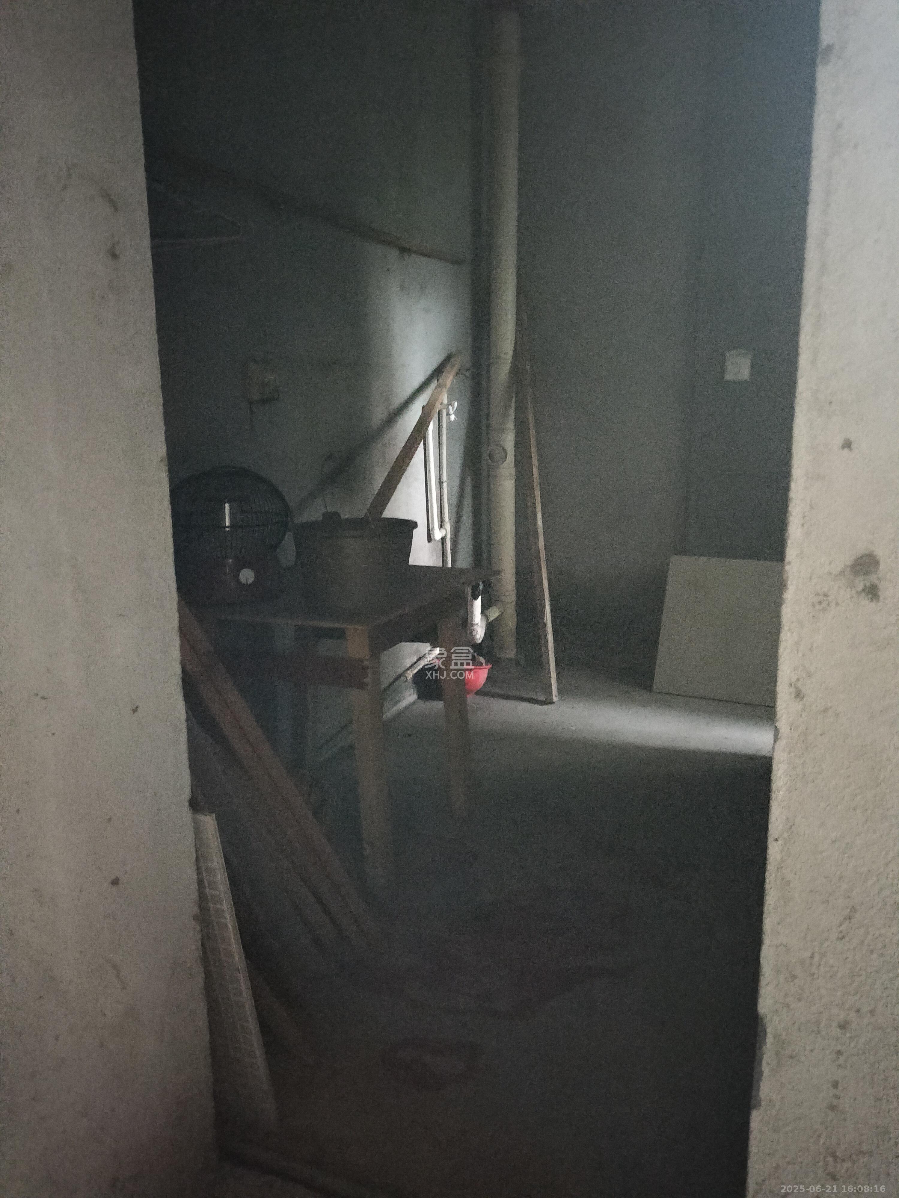 中国铁建梅溪青秀二期  3室2厅2卫    1600.0元/月室内图