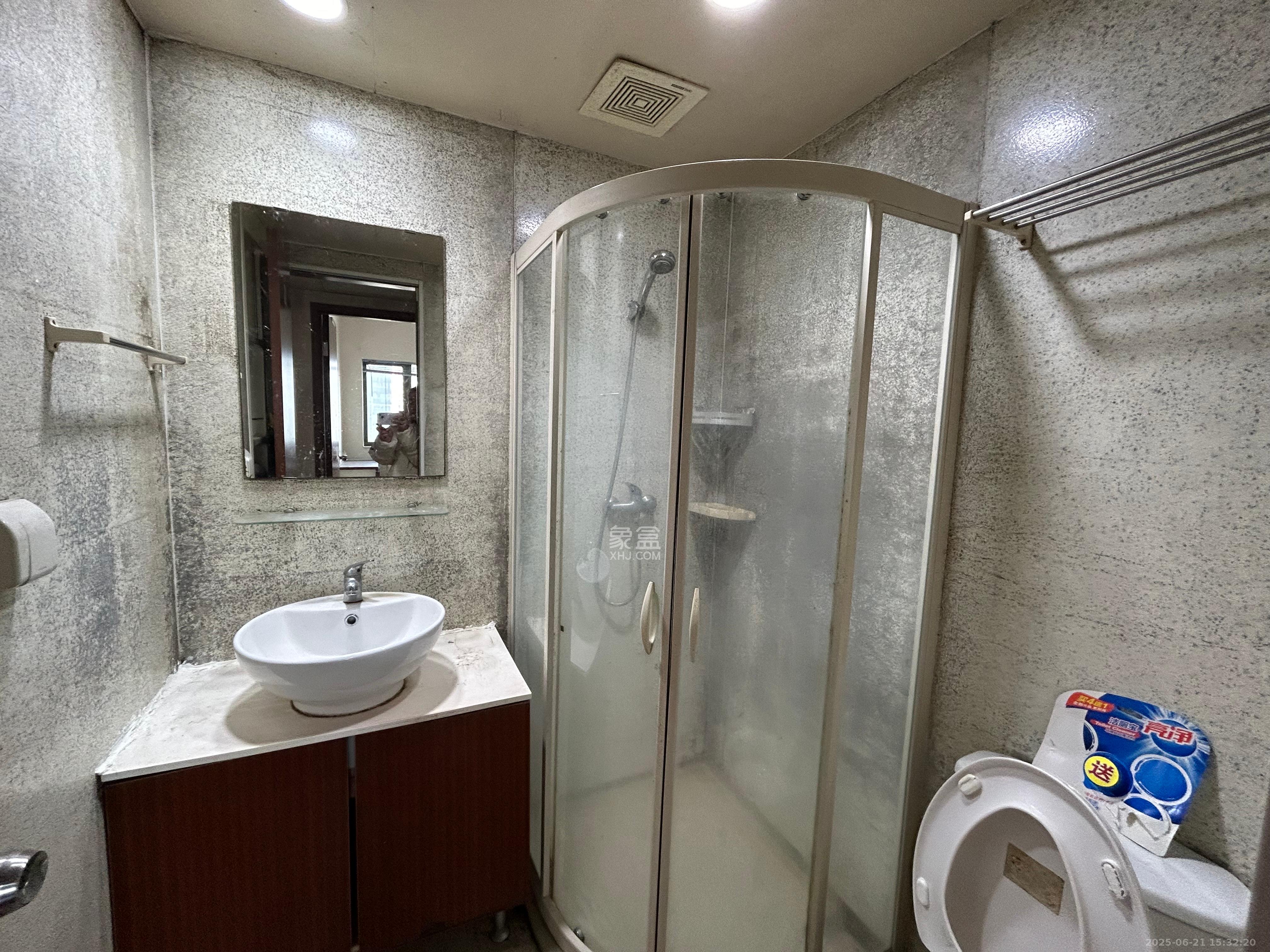 远大麓园 3室2厅2卫 2350.0元/月 远大麓园 3室2厅2卫 2350.0元/月室内图