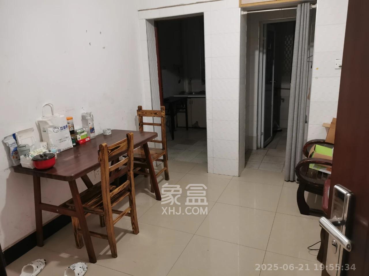 红旗雅居  2室1厅1卫   1800.00元/月