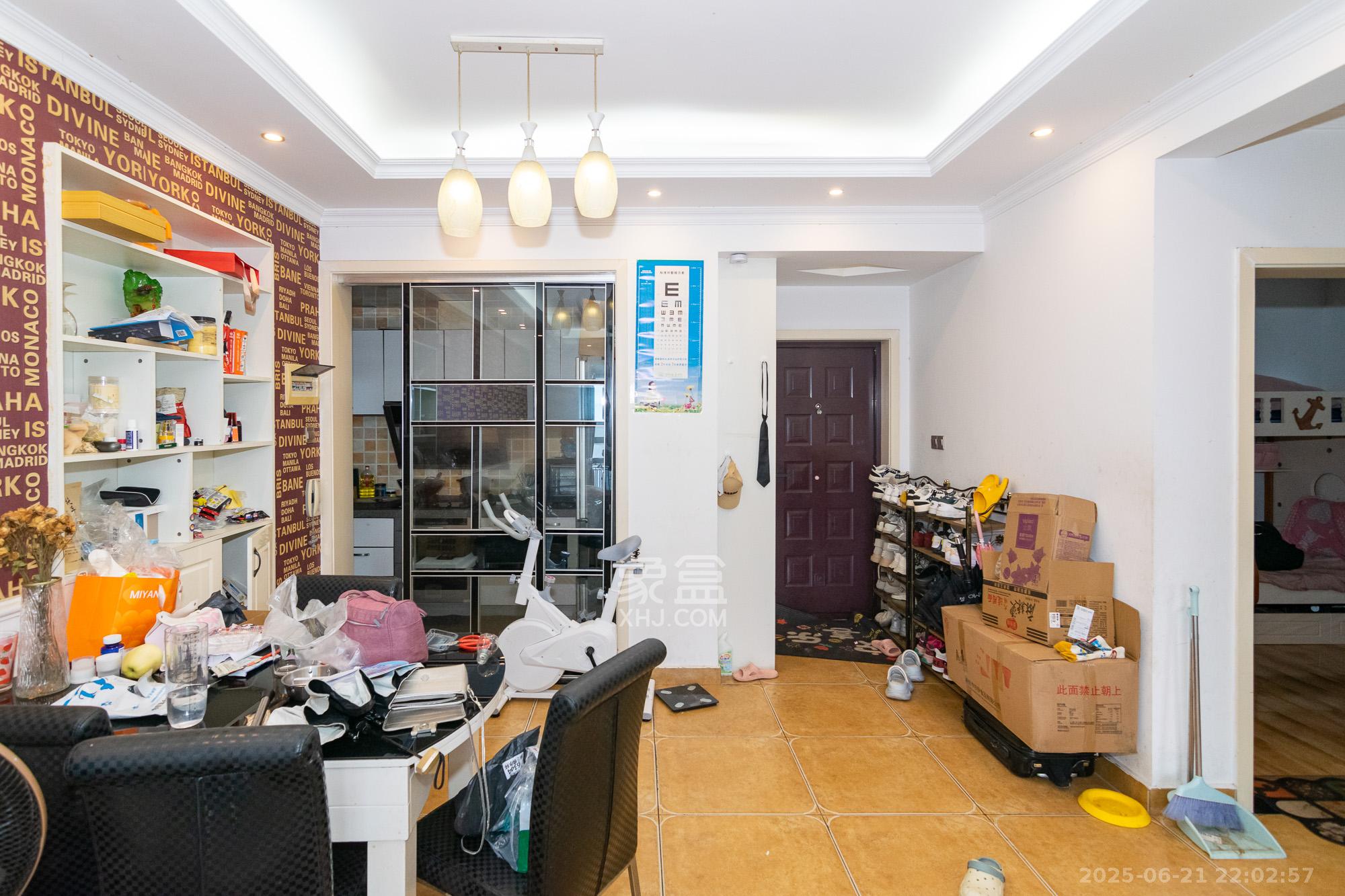 联诚国际城  2室2厅1卫    40.0万 联诚国际城  2室2厅1卫    40.0万客厅