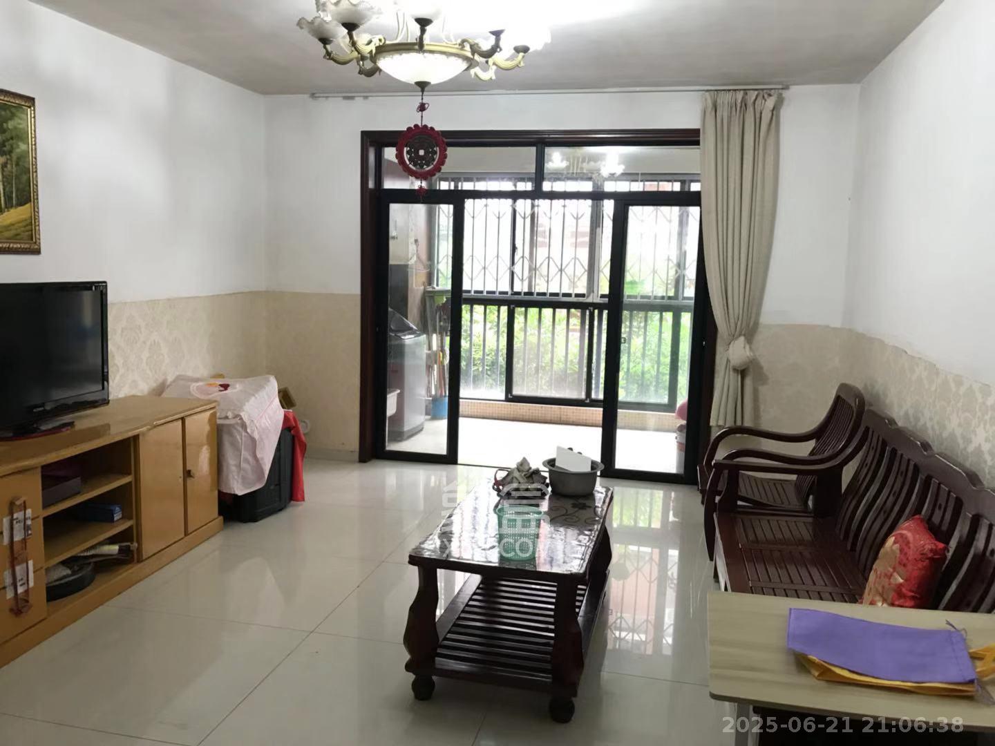 三江花中城 2室2厅1卫 2300.0元/月 三江花中城 2室2厅1卫 2300.0元/月室内图