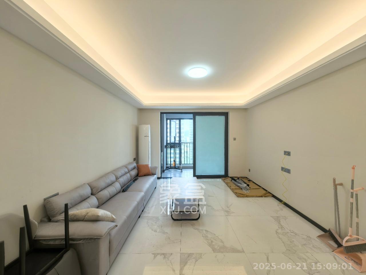 中海阅溪府  3室2厅2卫    3200.0元/月